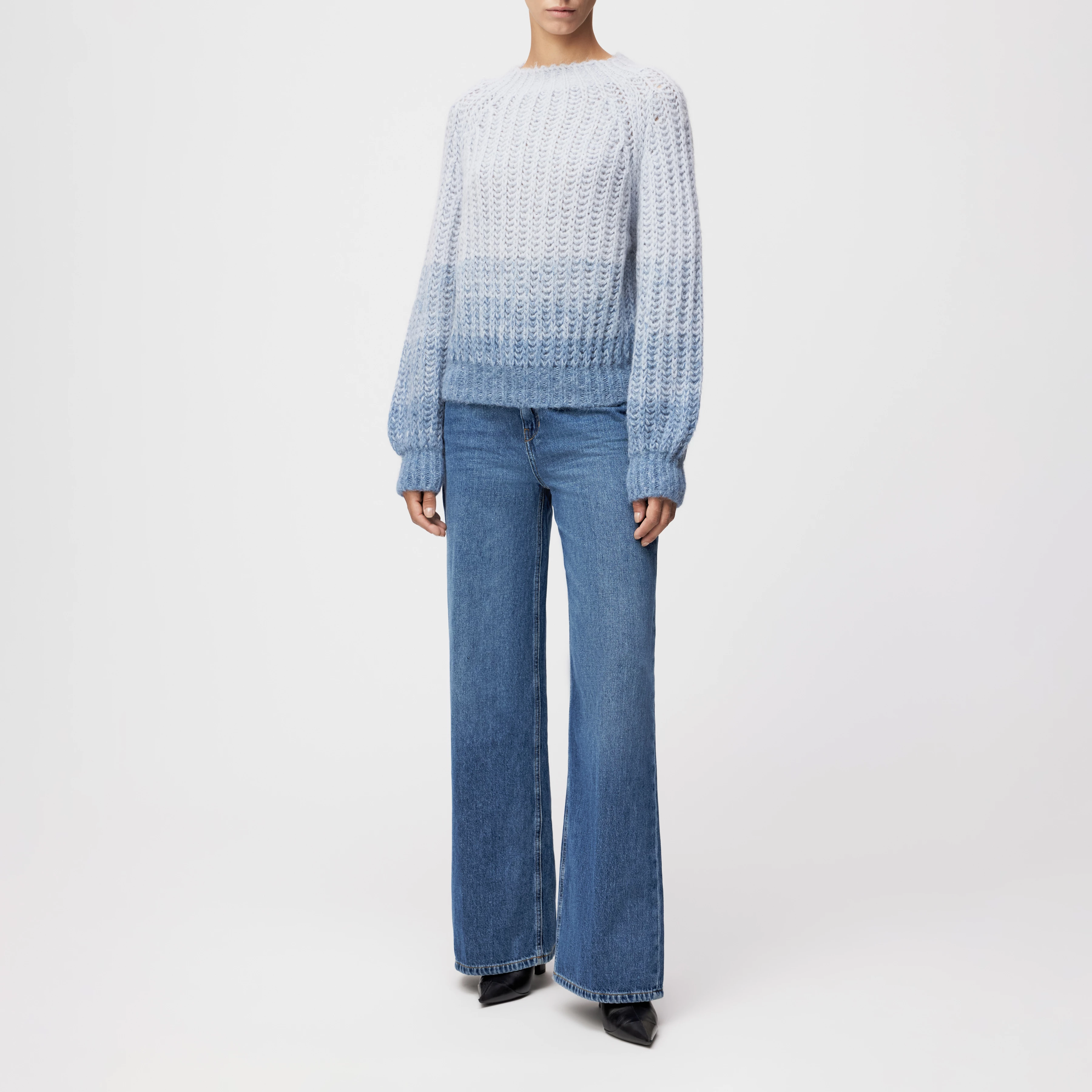 LARELYA - Sweater with balloon sleeves in luxurious Suri alpaca blend - women - blue - Ganzkörper-Frontansicht