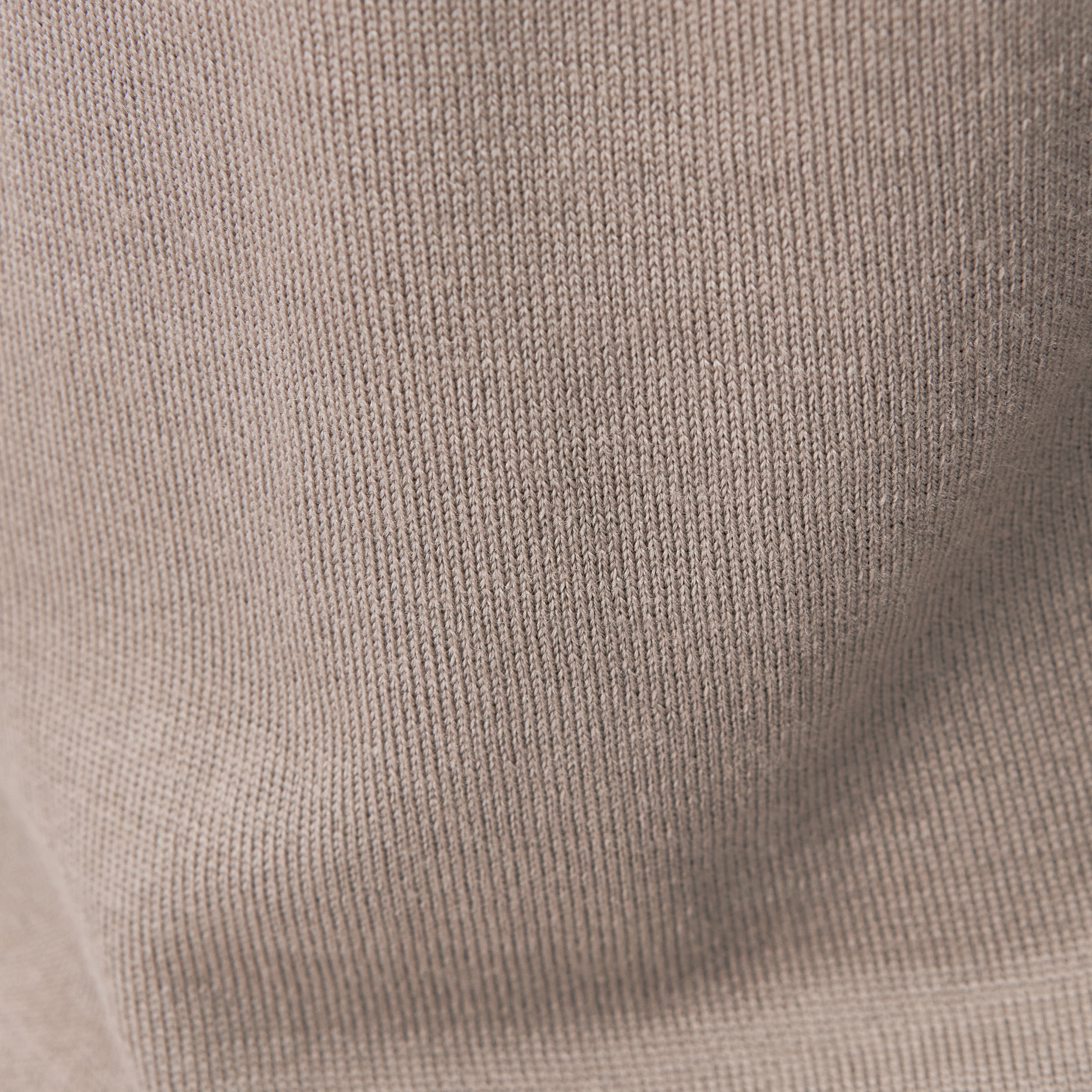 ARWON - Fitted turtleneck jumper in pure Merino wool - men - brown - Materialbild (B2C)