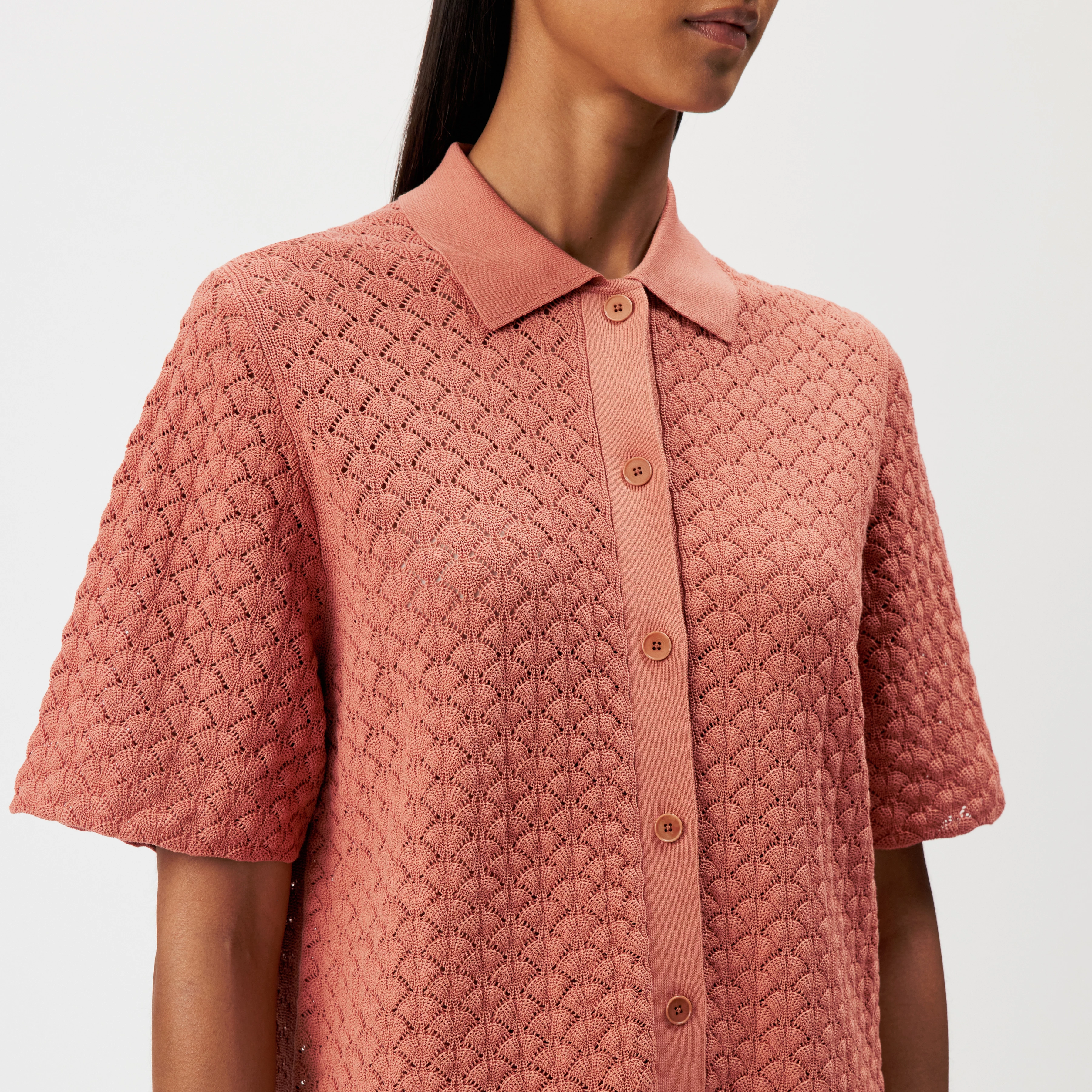 LOYSIELLA - Chemise en maille 100 % coton - women - orange - Detailansicht am Model