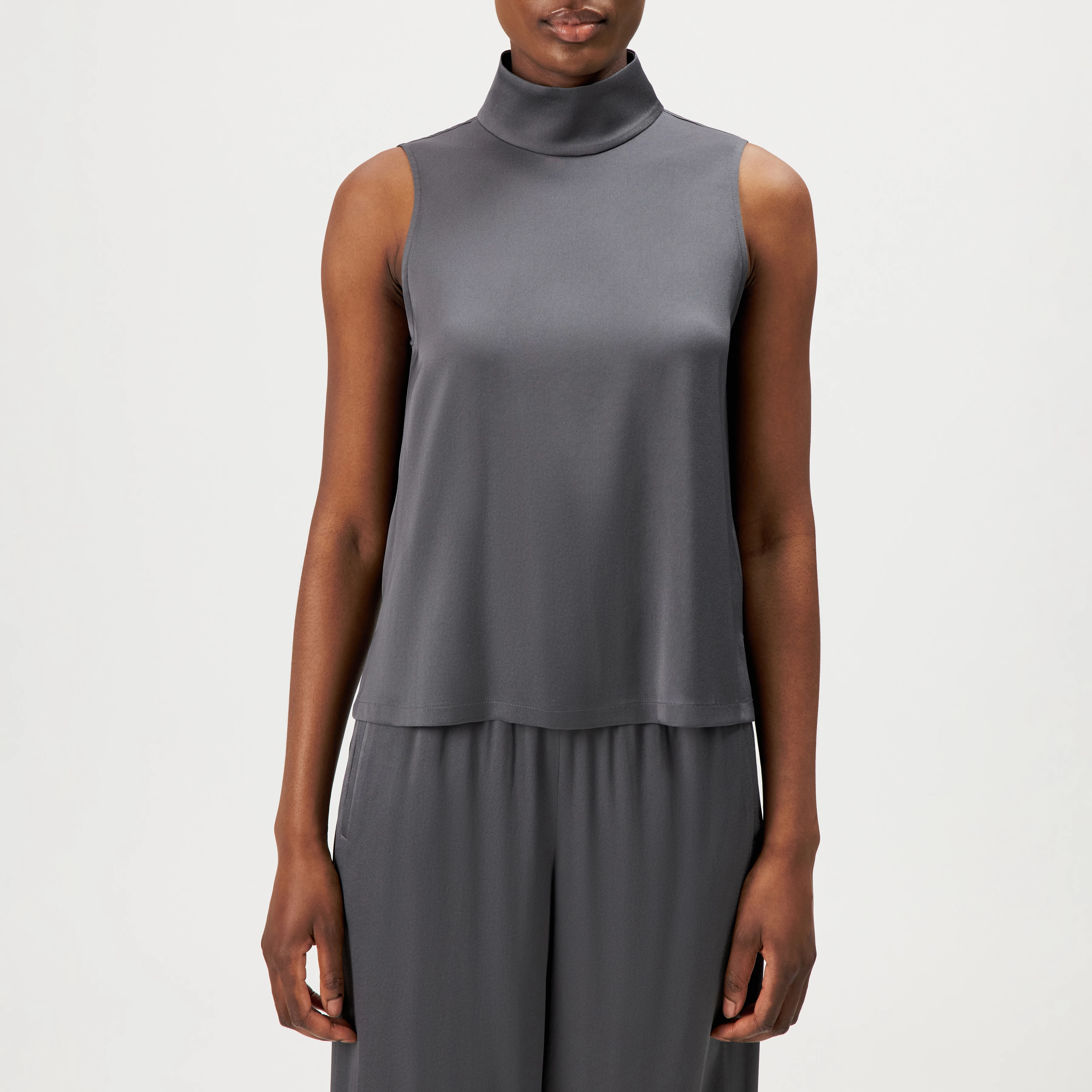 HALIRA - Top blouse en satin à col montant - women - gris - Frontansicht