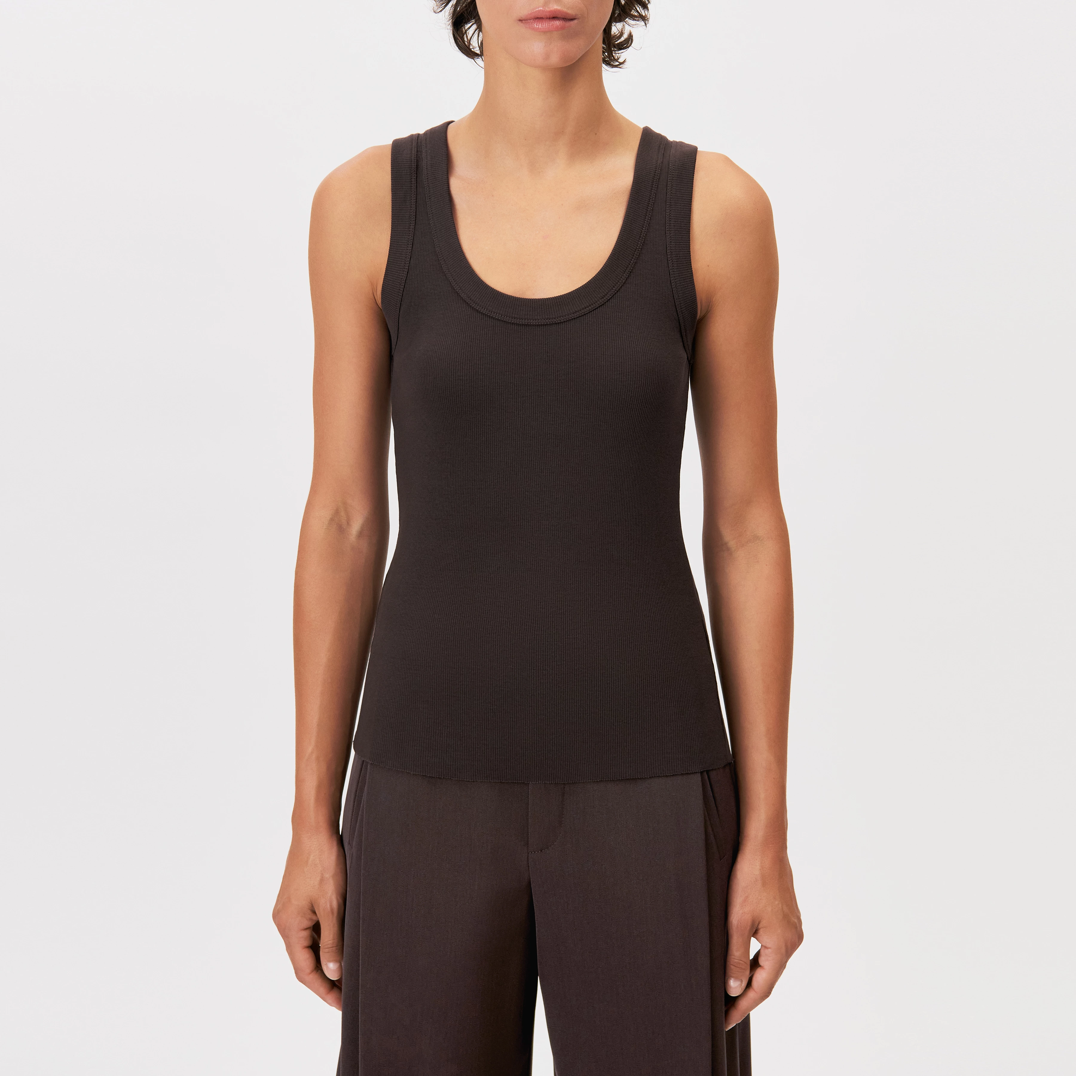 TAVIRA - Ribbed tank top with feminine round neckline - women - brown - Frontansicht