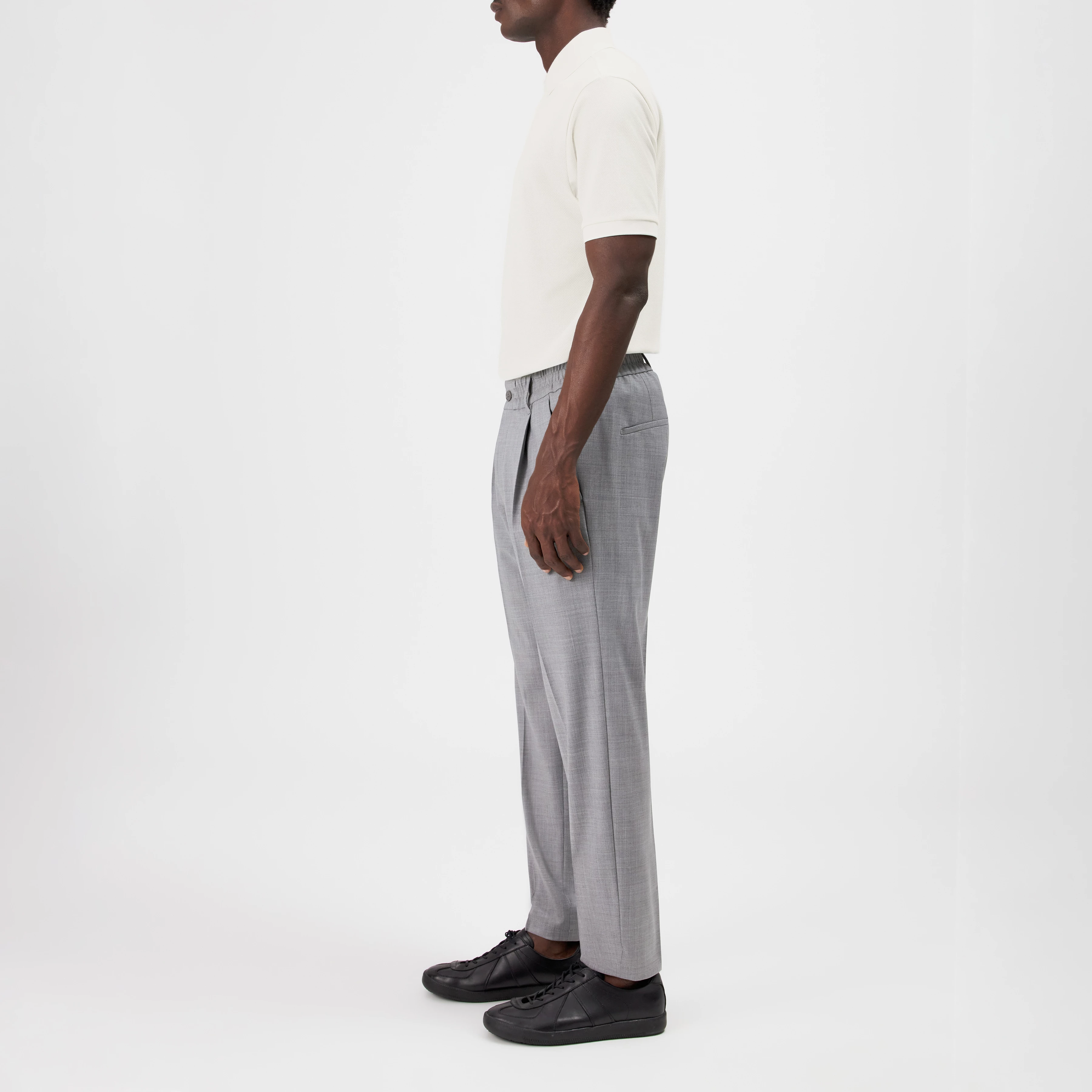CHASY - Casual pleated trousers in bi-stretch - men - grey - Seitenansicht