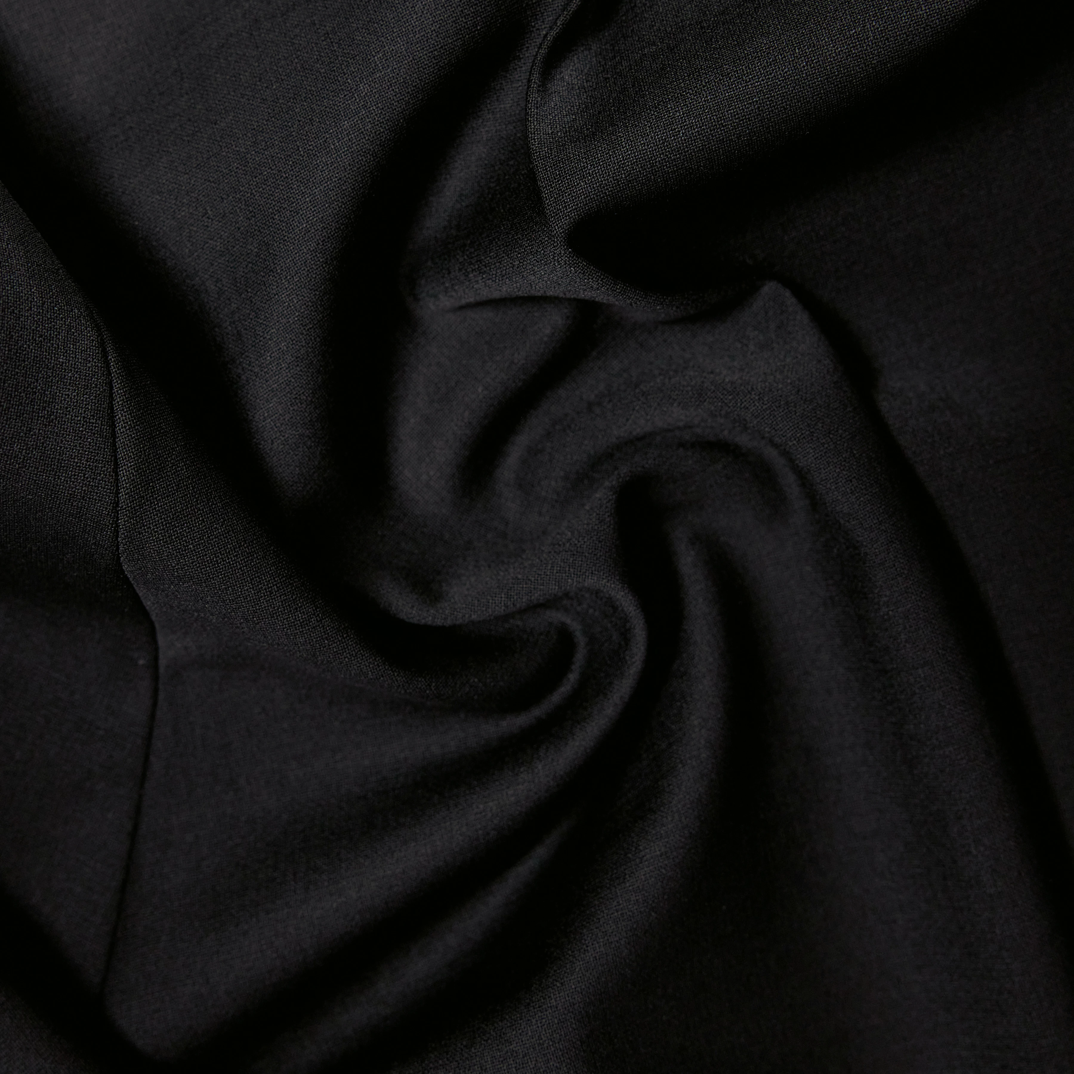 CHASY - Casual Hose mit Bundfalte in Bi-Stretch - Herren - schwarz - Materialbild (B2C)