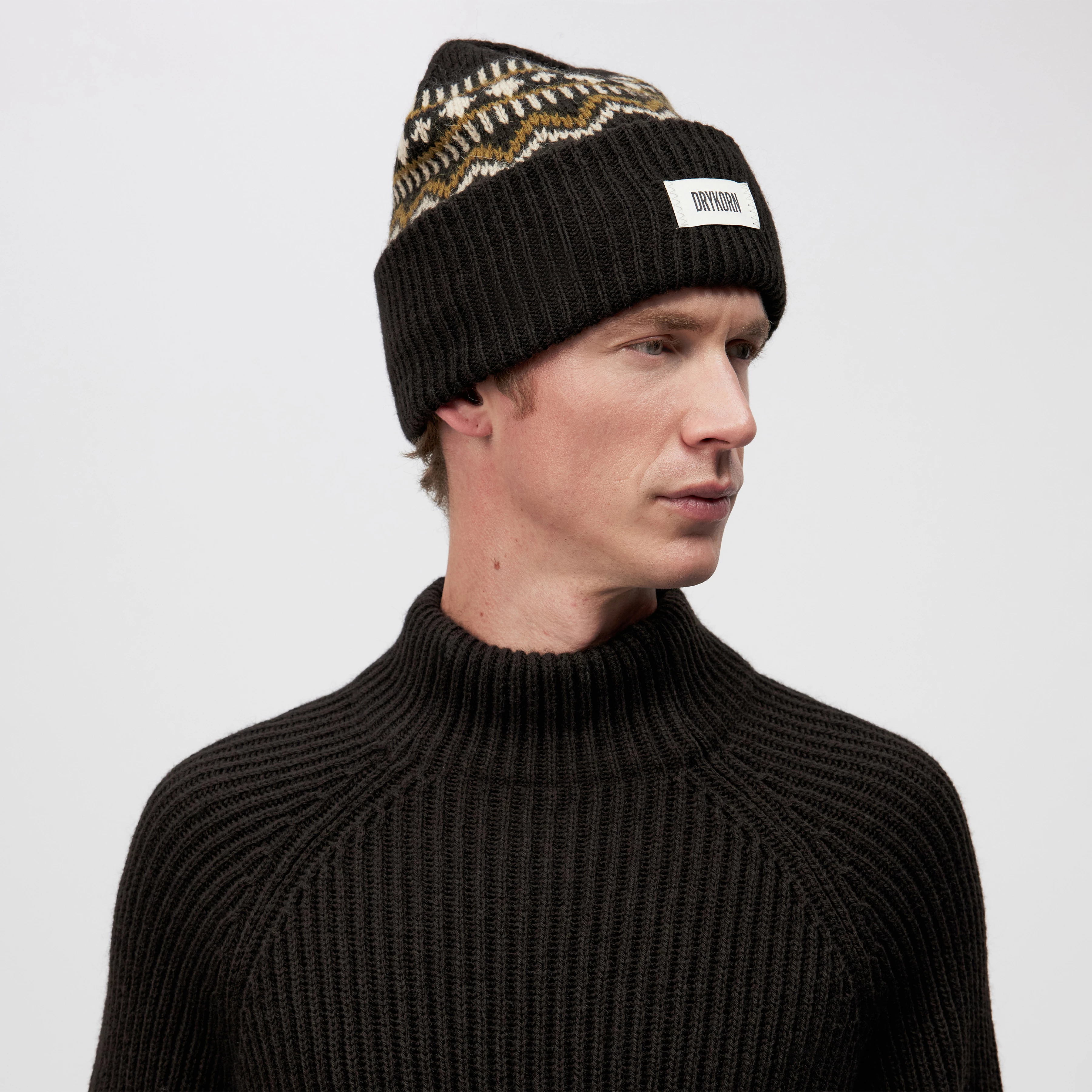 LOAH - Beanie in alpaca wool blend - unisex - brown - Seitenansicht