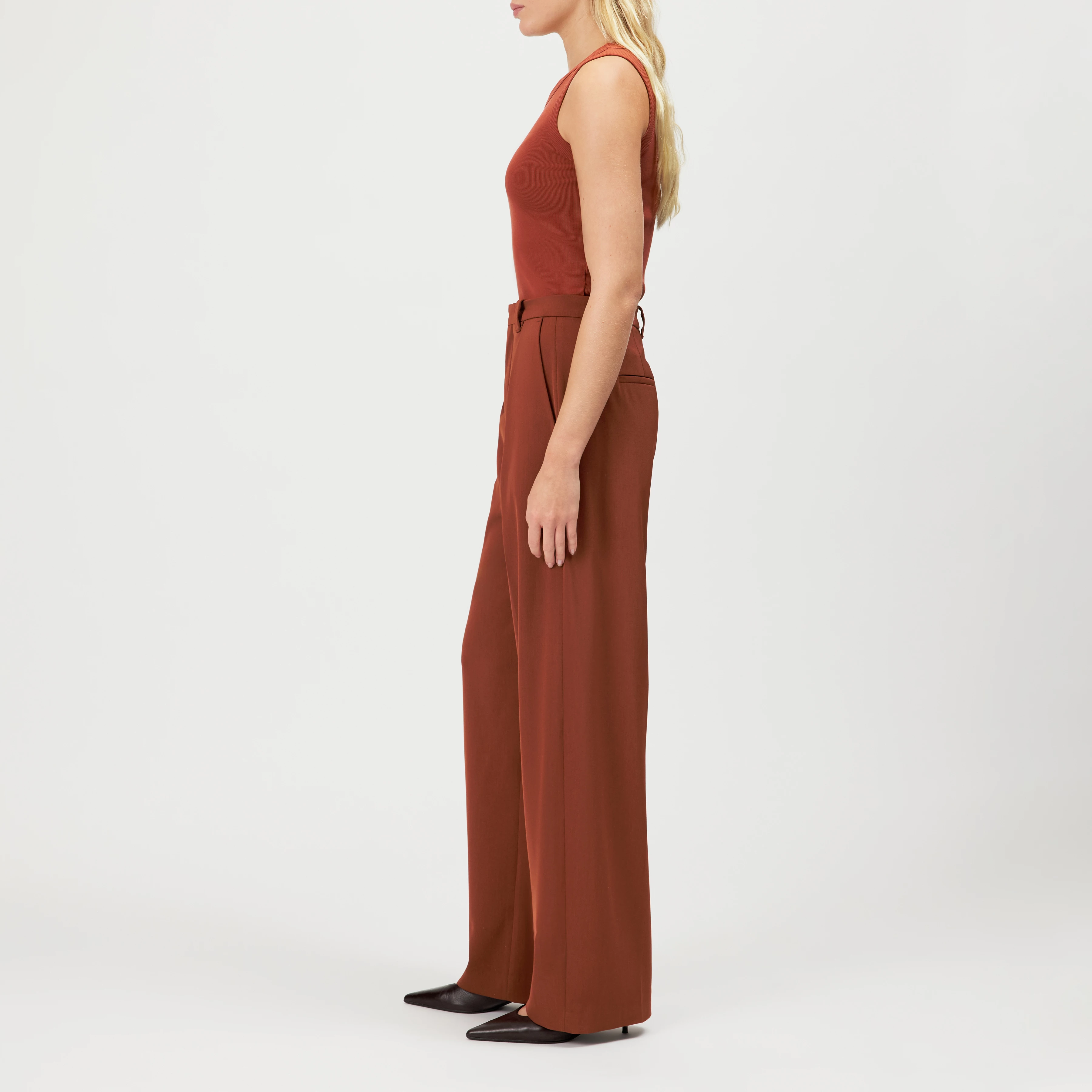 ADUCT - Techno twill straight-leg tailored trousers - women - red - Seitenansicht