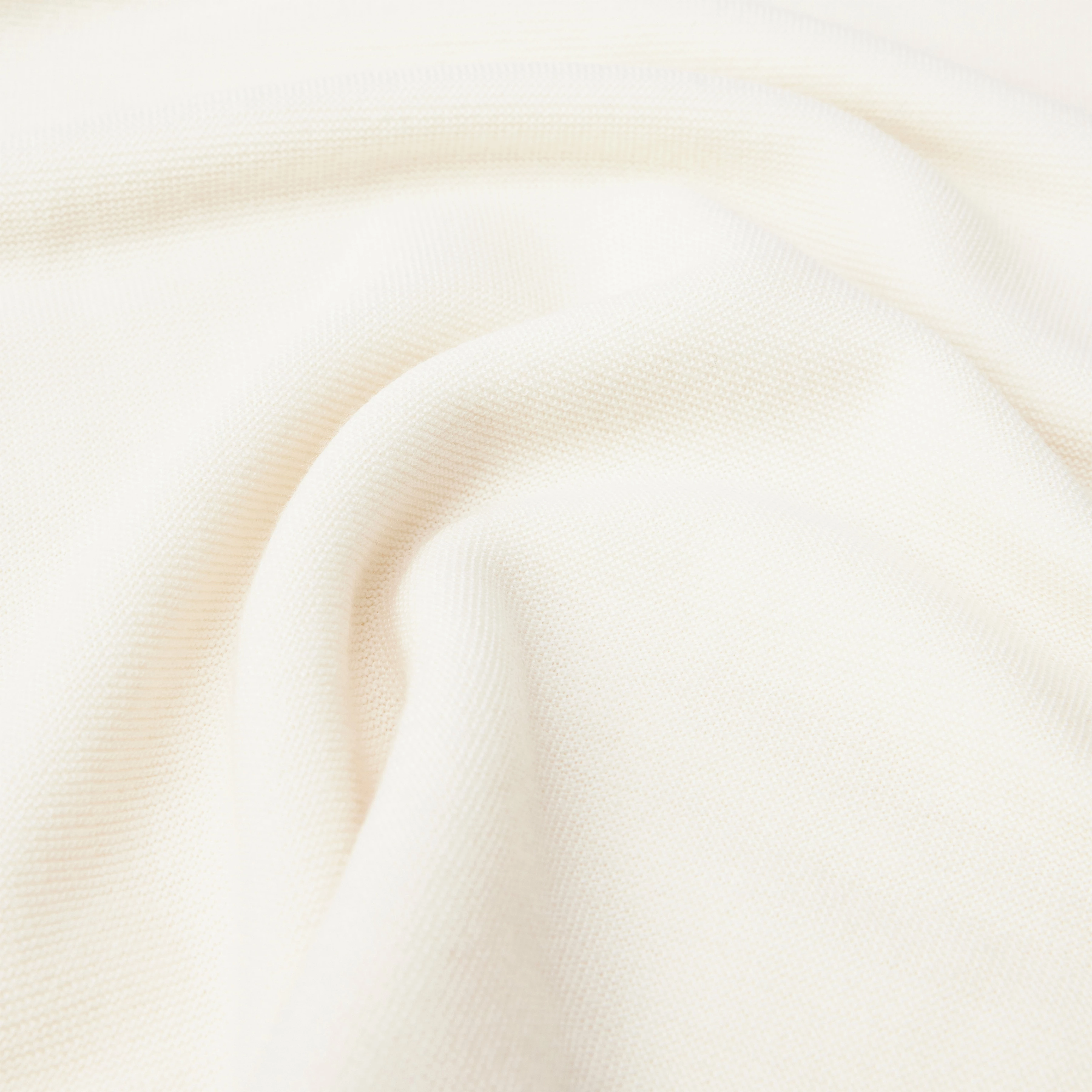 LIORA - Egg-Shape Rollkragenpullover in 100% Merinowolle - Damen - off white - Materialbild (B2C)