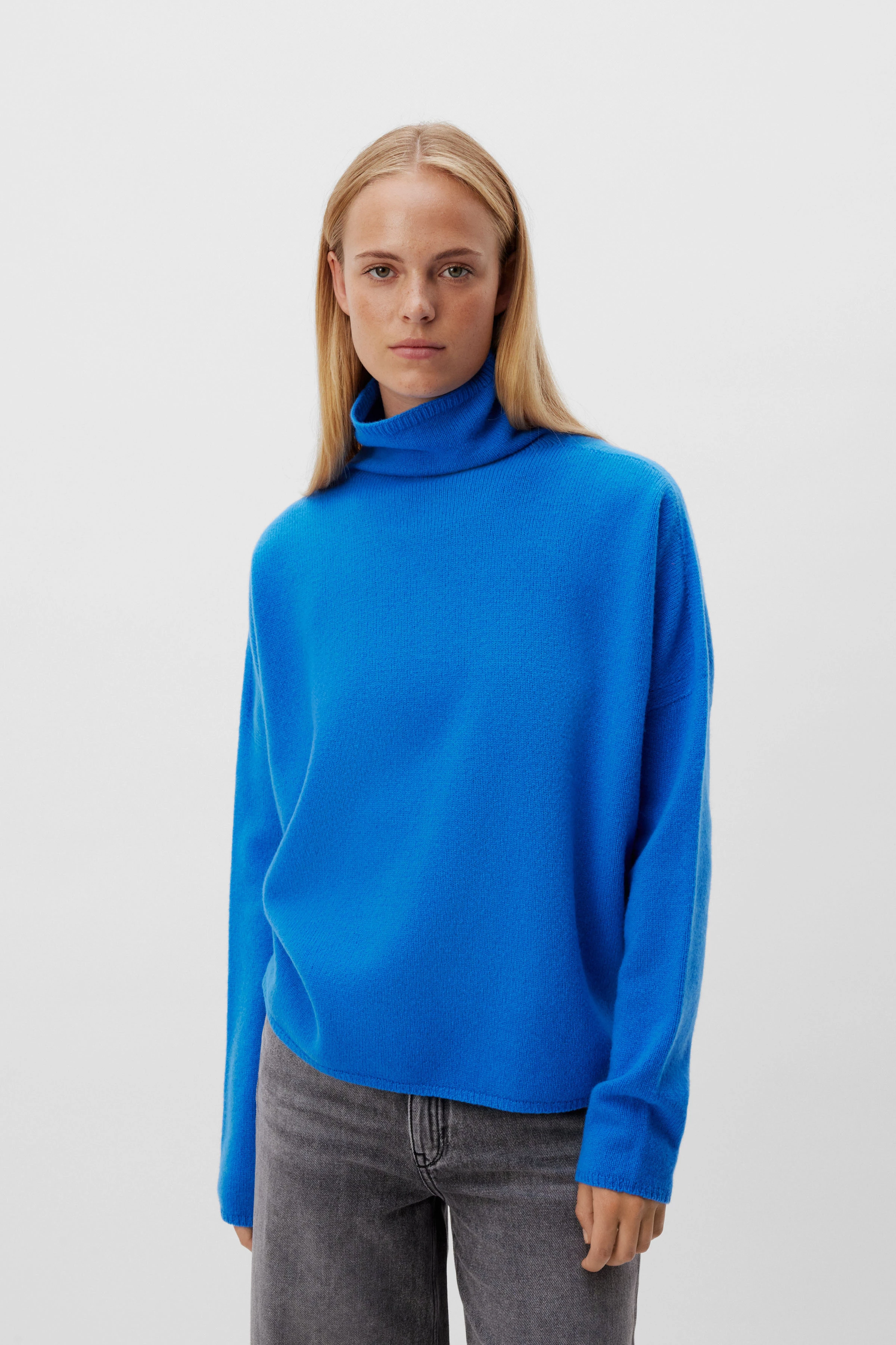 LIORA - Rollkragenpullover in Schurwolle - Damen - blau - Frontansicht