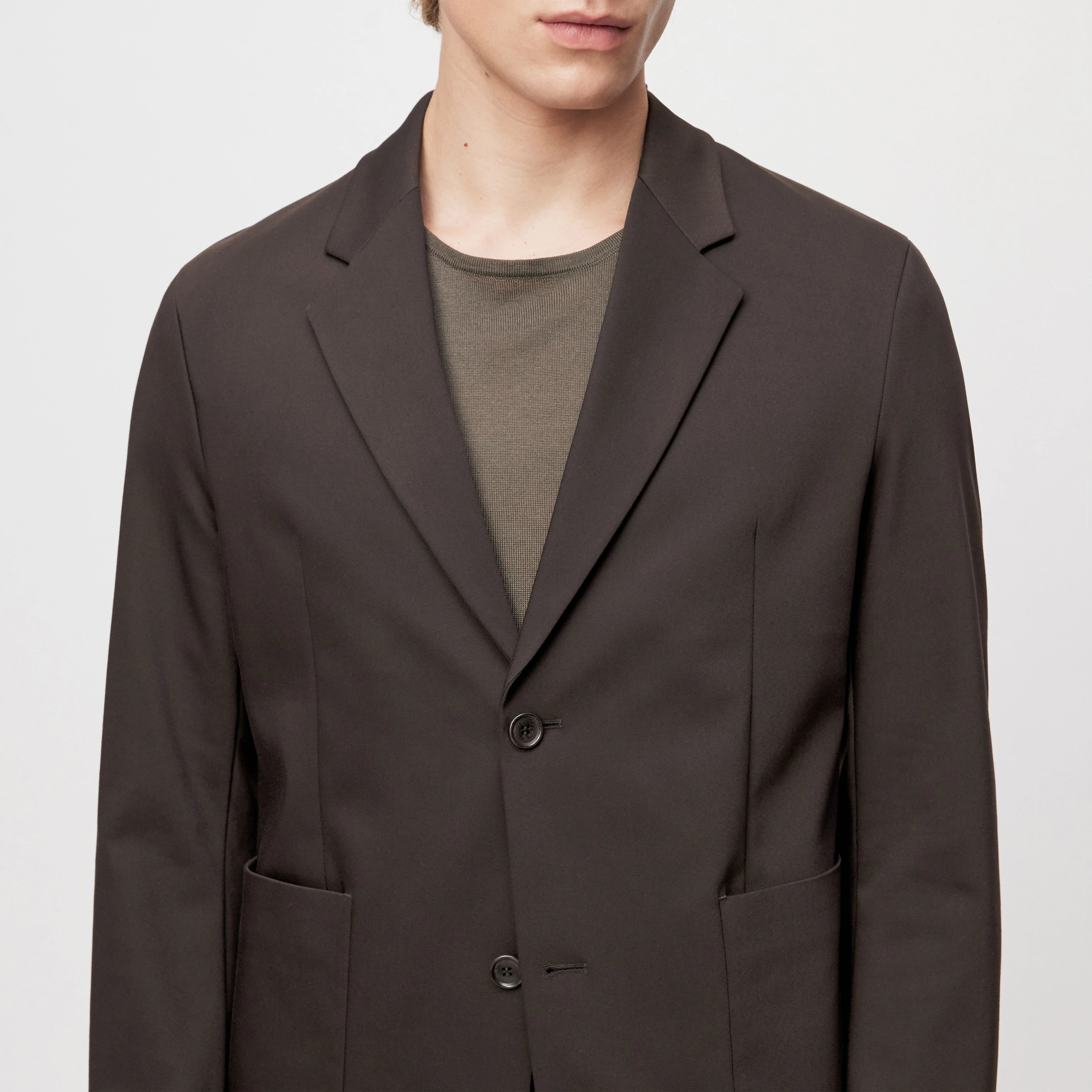 MARLS - Einreihiges Sakko in Technostretch-Satin - Herren - braun - Detailansicht am Model