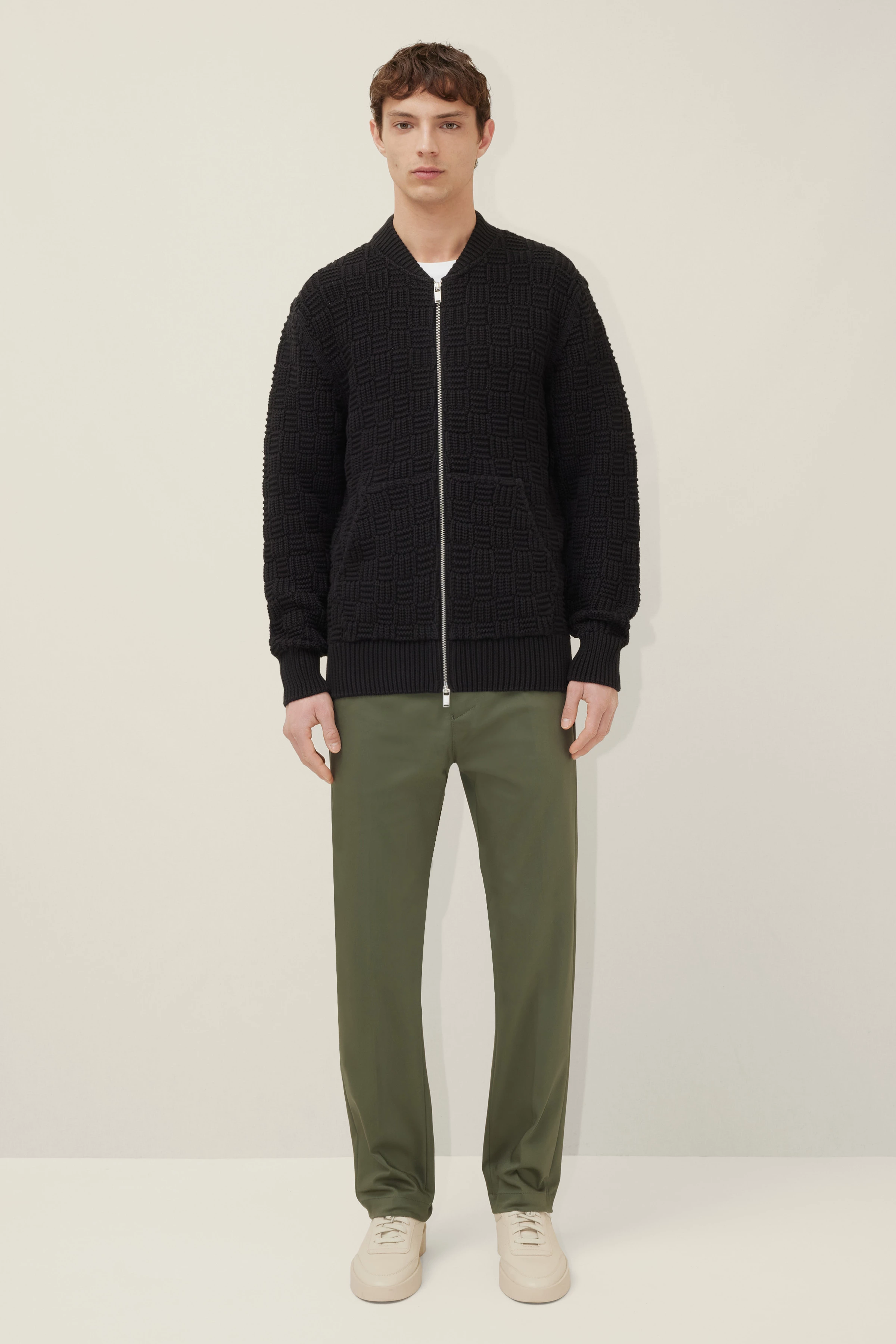 MAX - Strick Bomberjacke mit Struktur - Herren - schwarz - Ganzkörper-Frontansicht