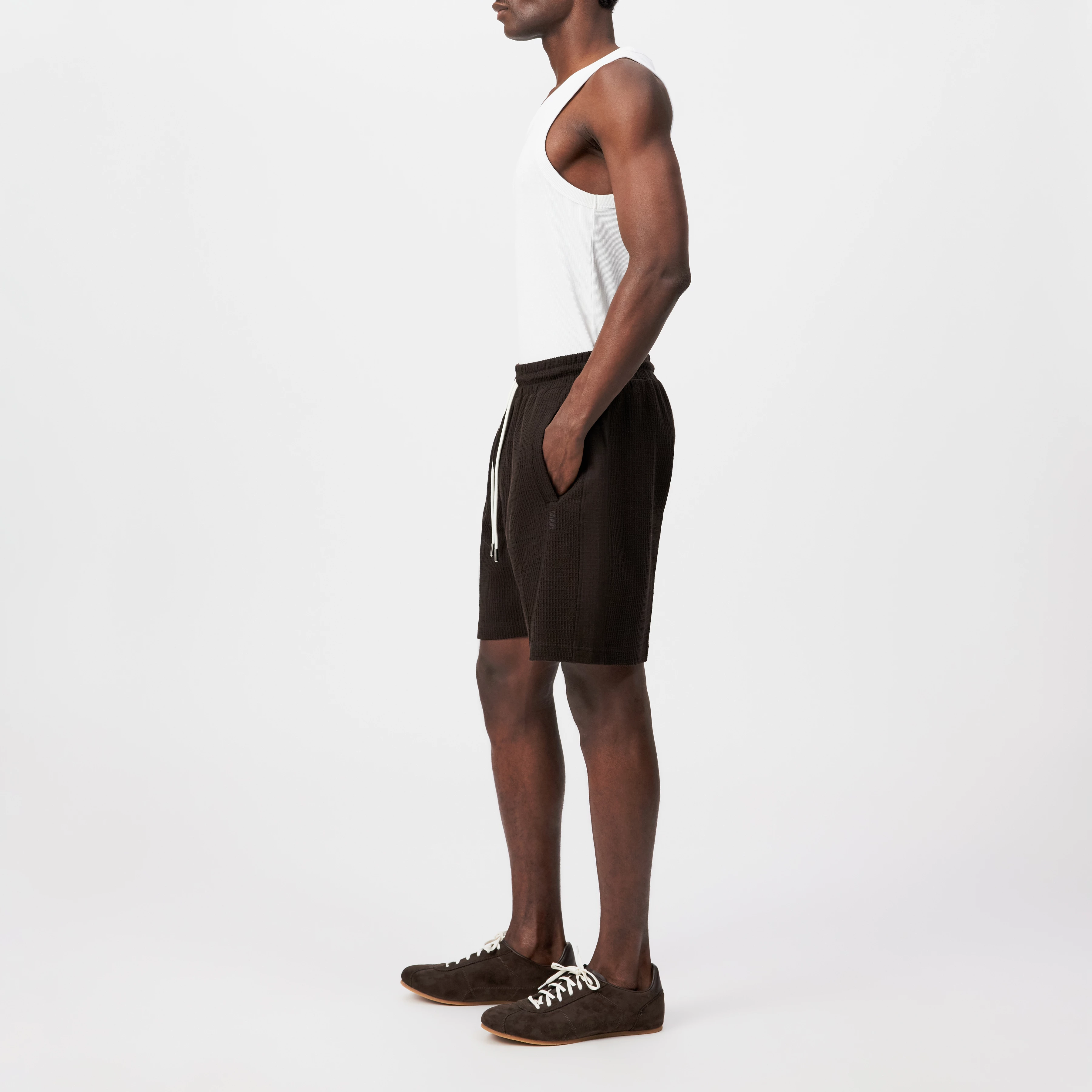 BRIKKO - Casual shorts in pure cotton - men - brown - Seitenansicht