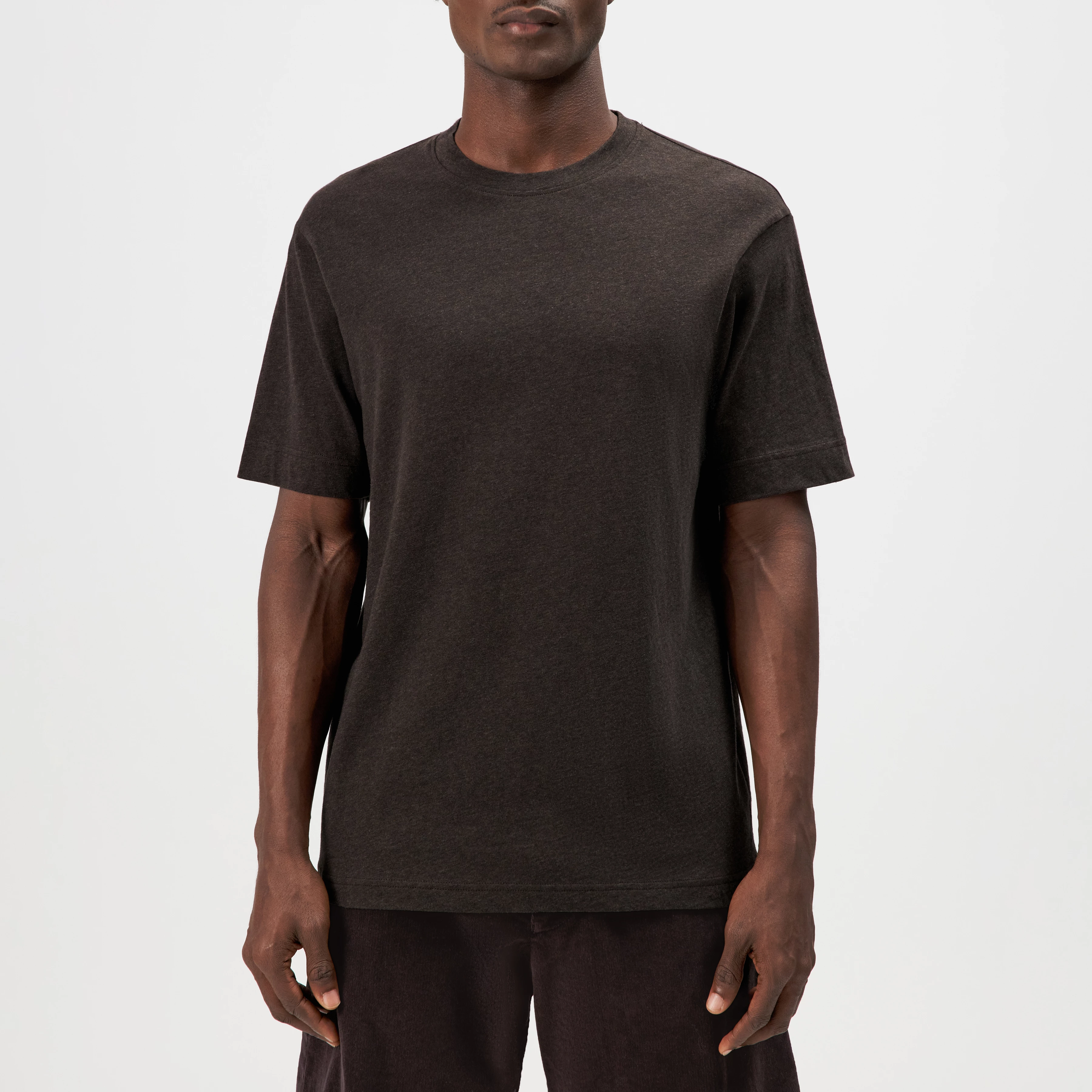 RAPHAEL - T-Shirt in reiner Baumwolle - Herren - braun - Frontansicht