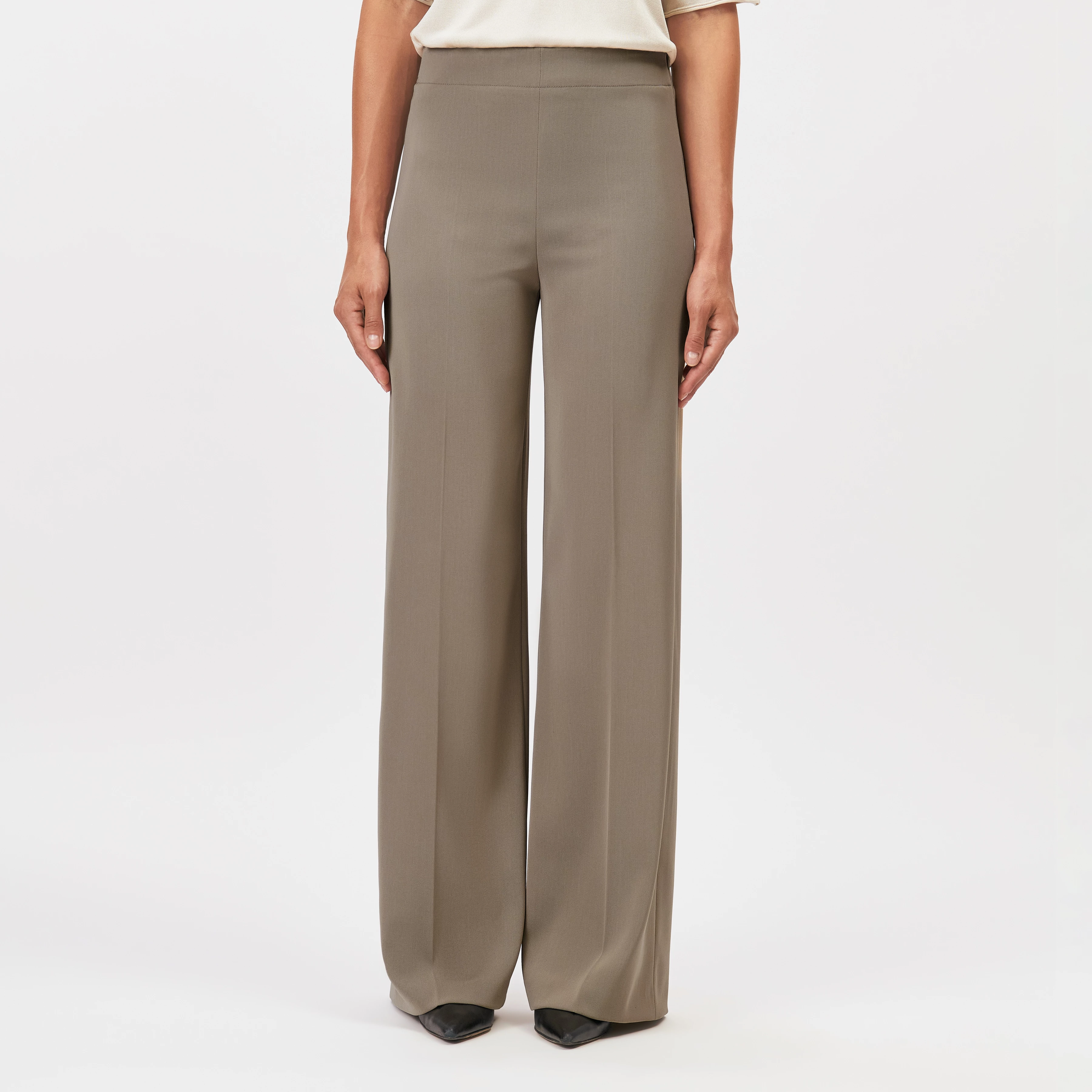 BEFORE - Pleated wide-leg trousers - women - beige - Frontansicht