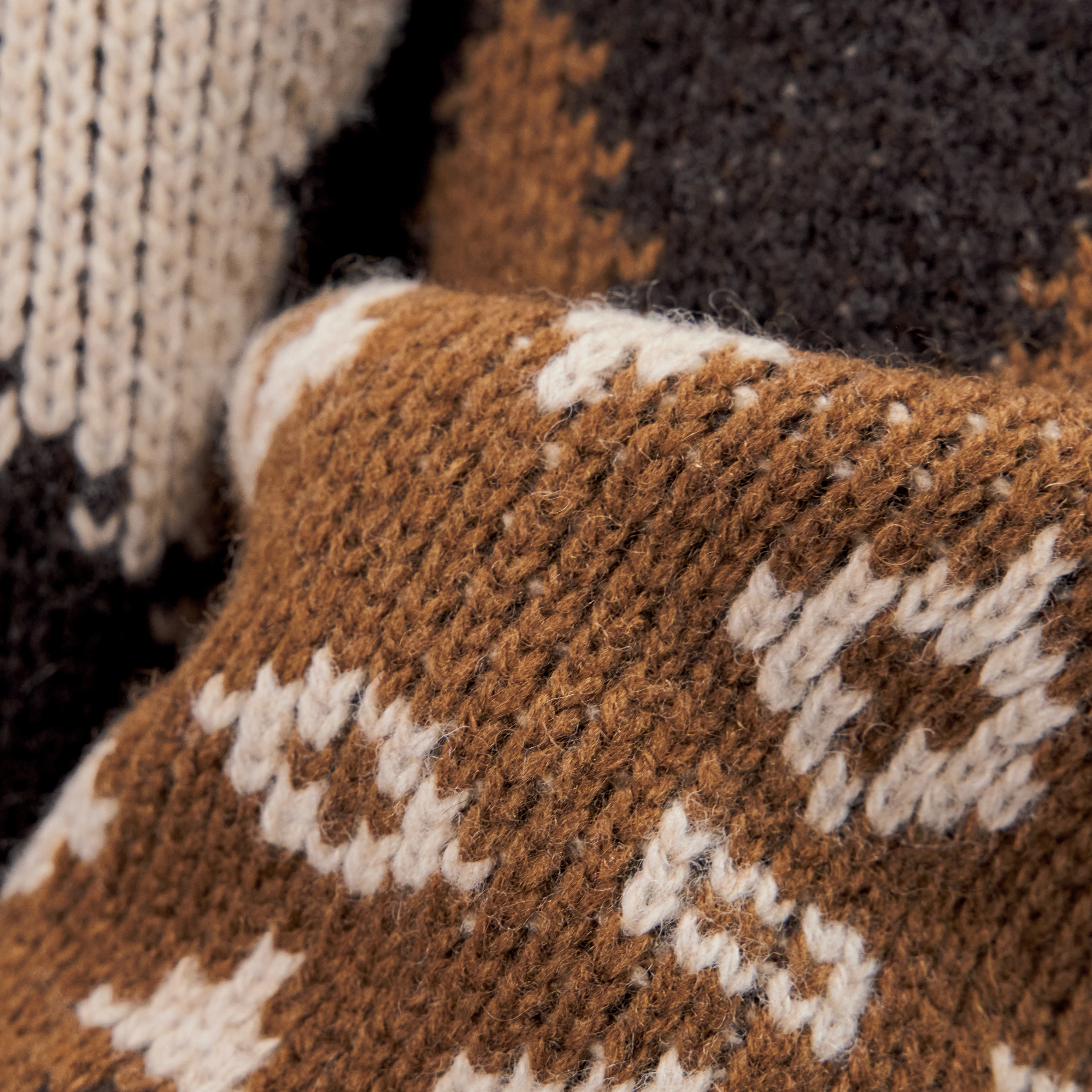 KYELL - Two-Way Zip Pullover in Jacquard Knit - men - brown - Materialbild (B2C)