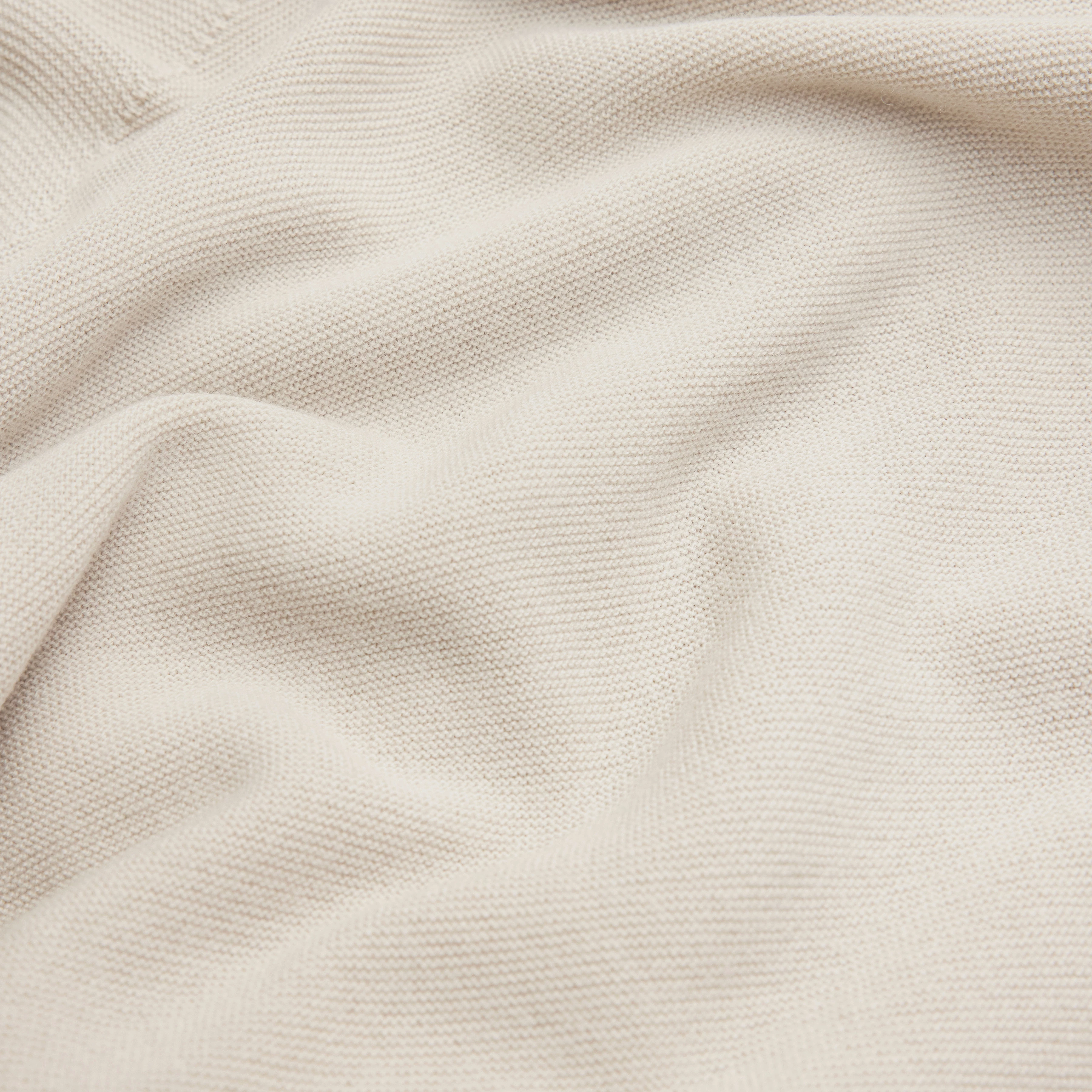 LIORA - Egg-shaped turtleneck jumper in 100% merino wool - women - beige - Materialbild (B2C)