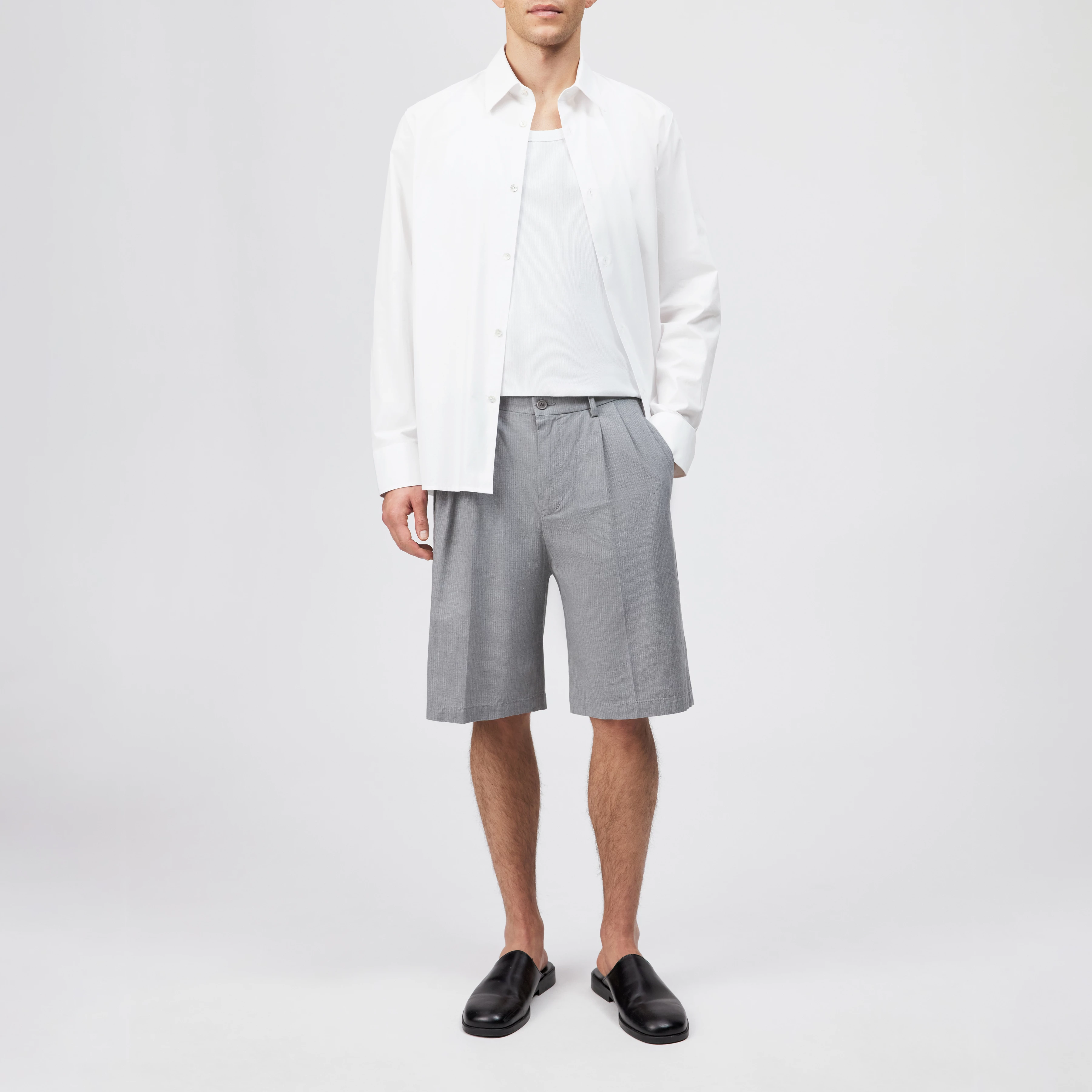 ROCABO - Bundfalten Short in reiner Baumwolle - Herren - grau - Ganzkörper-Frontansicht