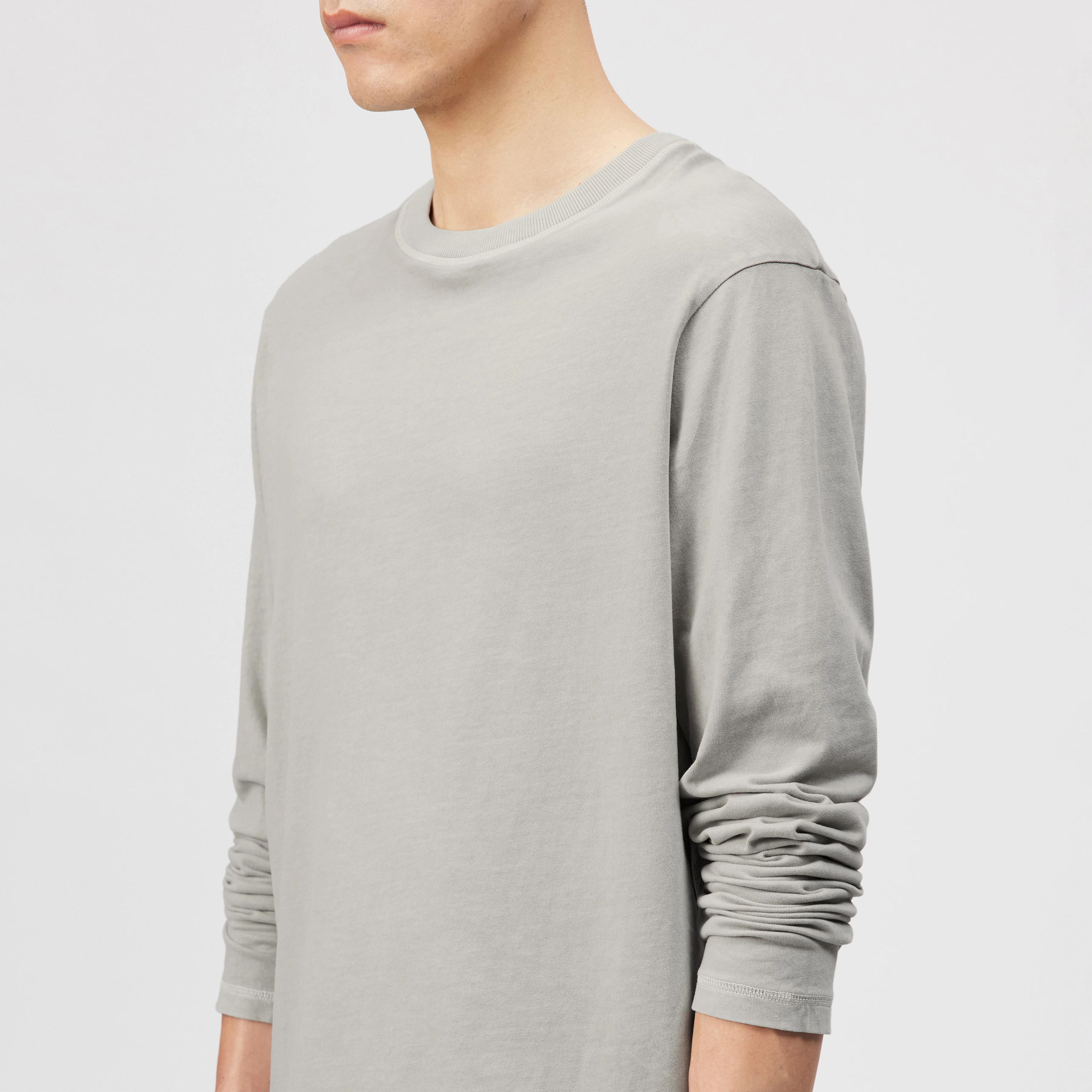 TALDOR - Long-sleeved top in washed look - men - grey - Detailansicht am Model