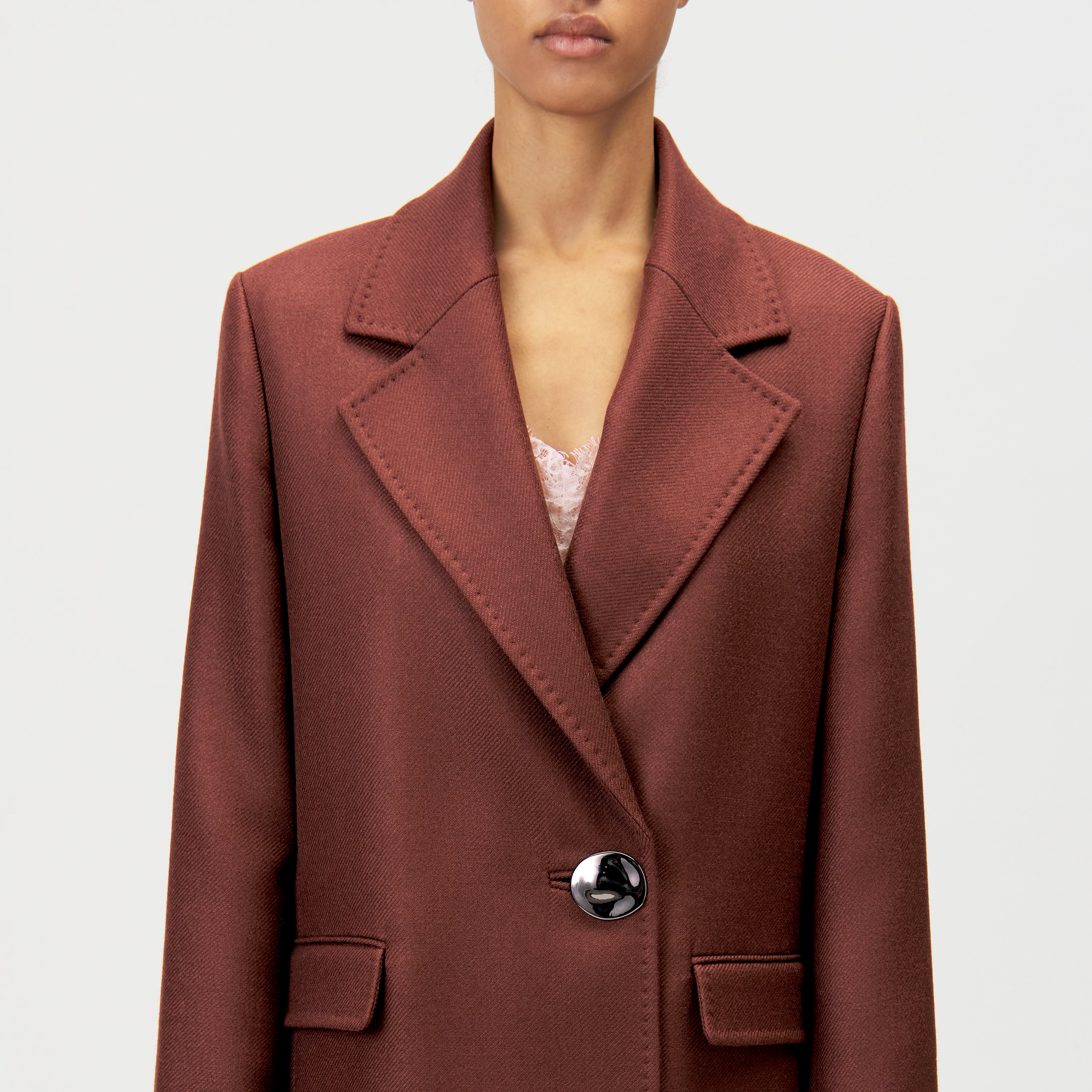 WALDRON_1 - Manteau oversized pure laine vierge - women - marron - Detailansicht am Model