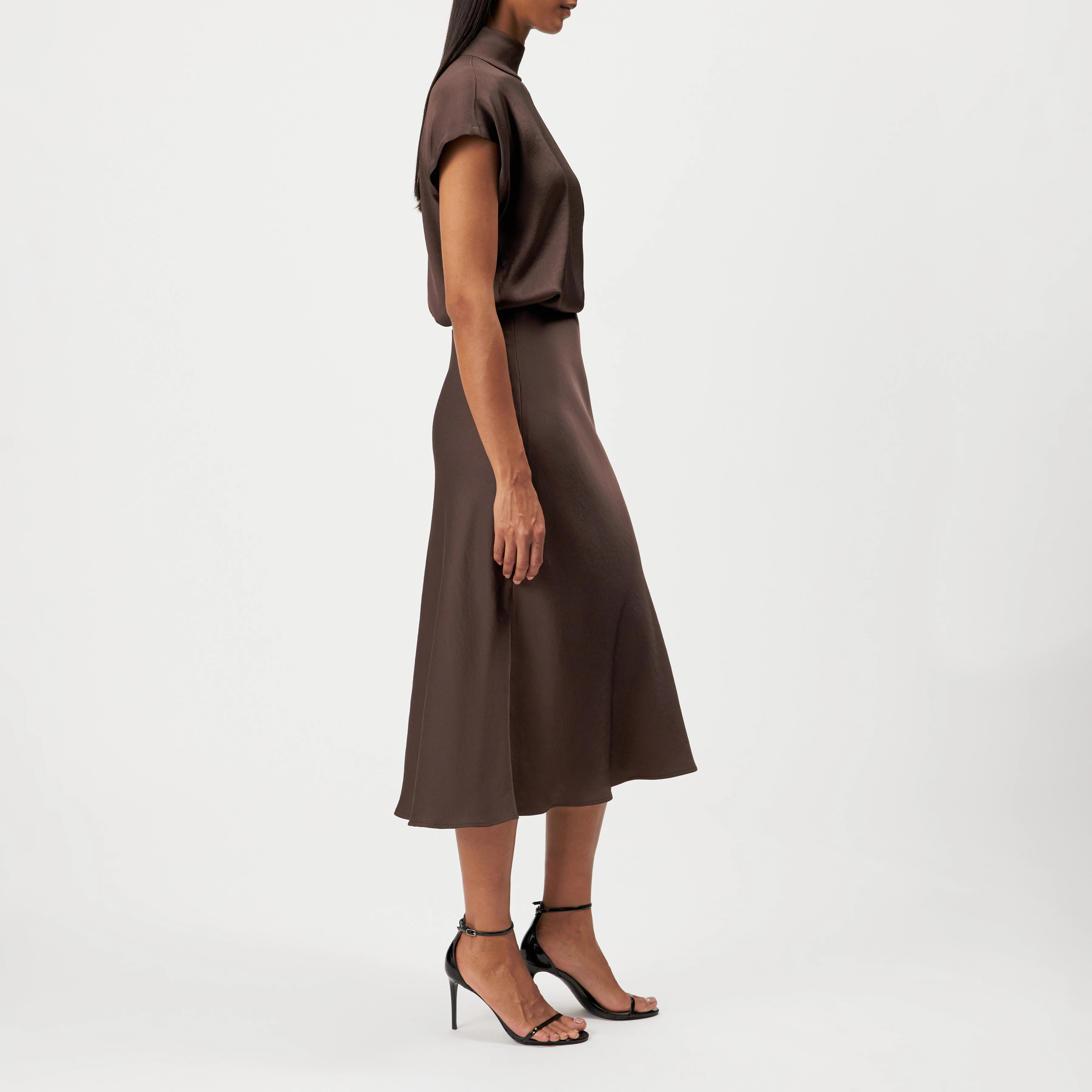 URA - Mid-length slip skirt in satin - women - brown - Seitenansicht