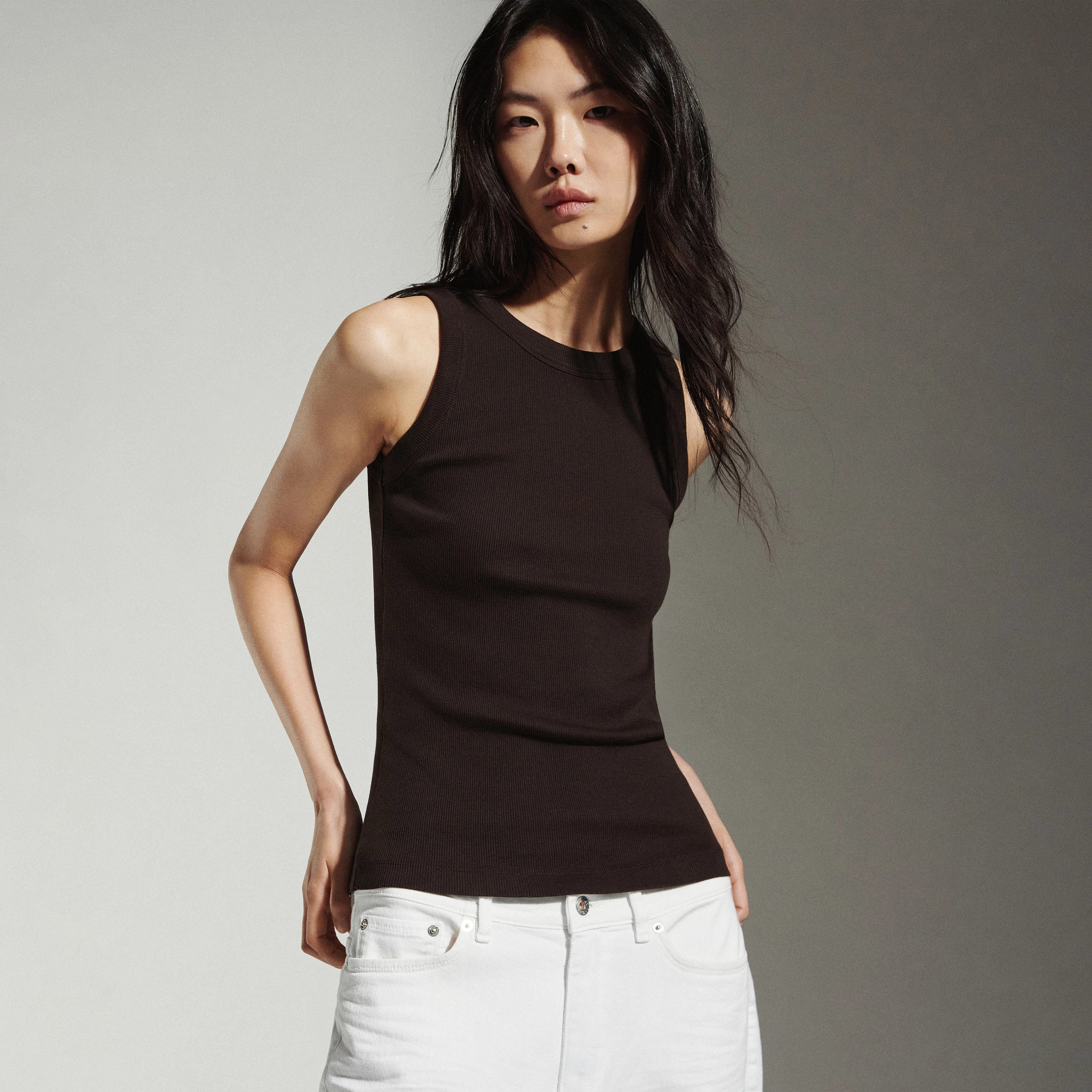 OLINA - Tanktop mit Rundhals in reiner Baumwolle - Damen - braun