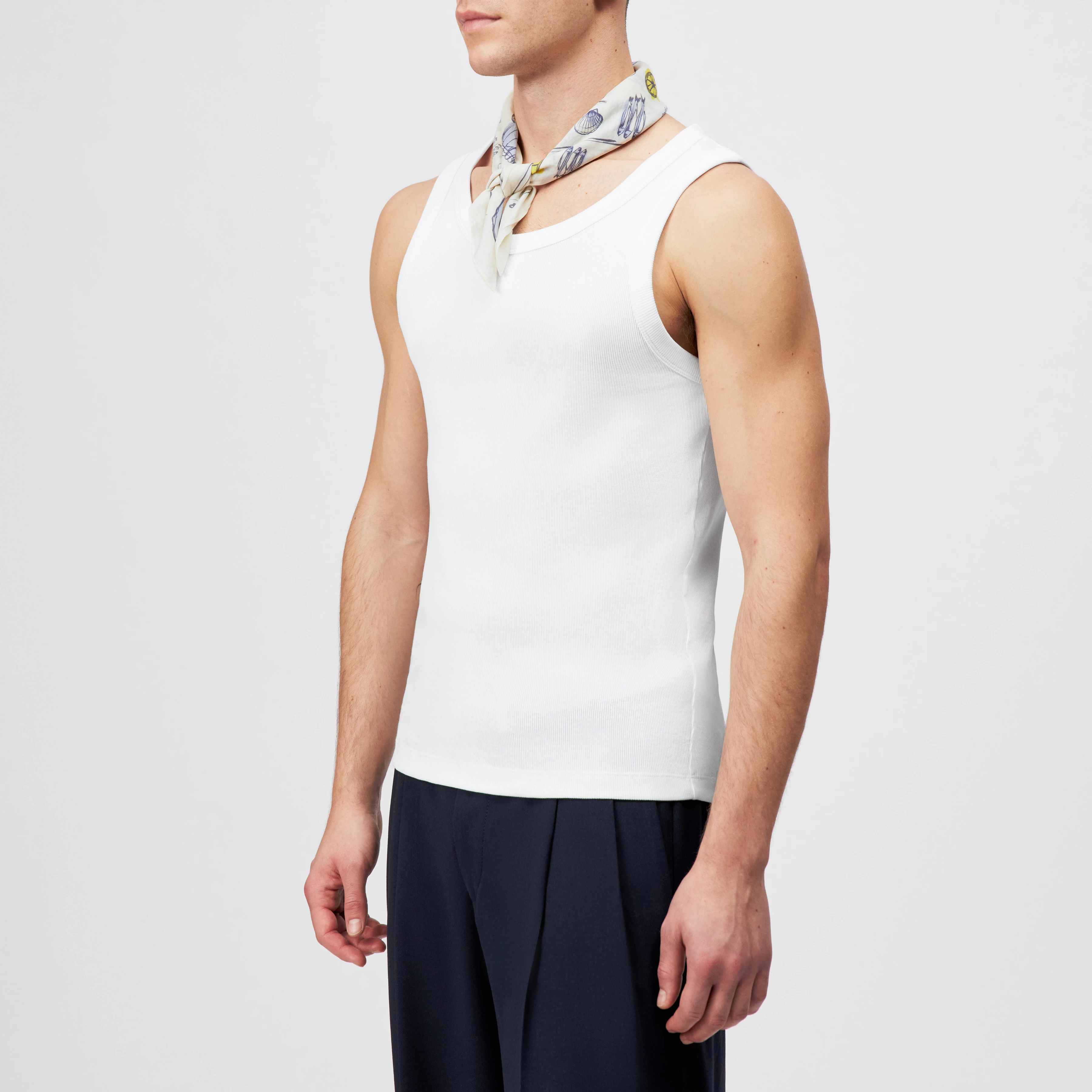 IROMO - Casual scarf with oyster print - unisex - blue - Ganzkörper-Frontansicht