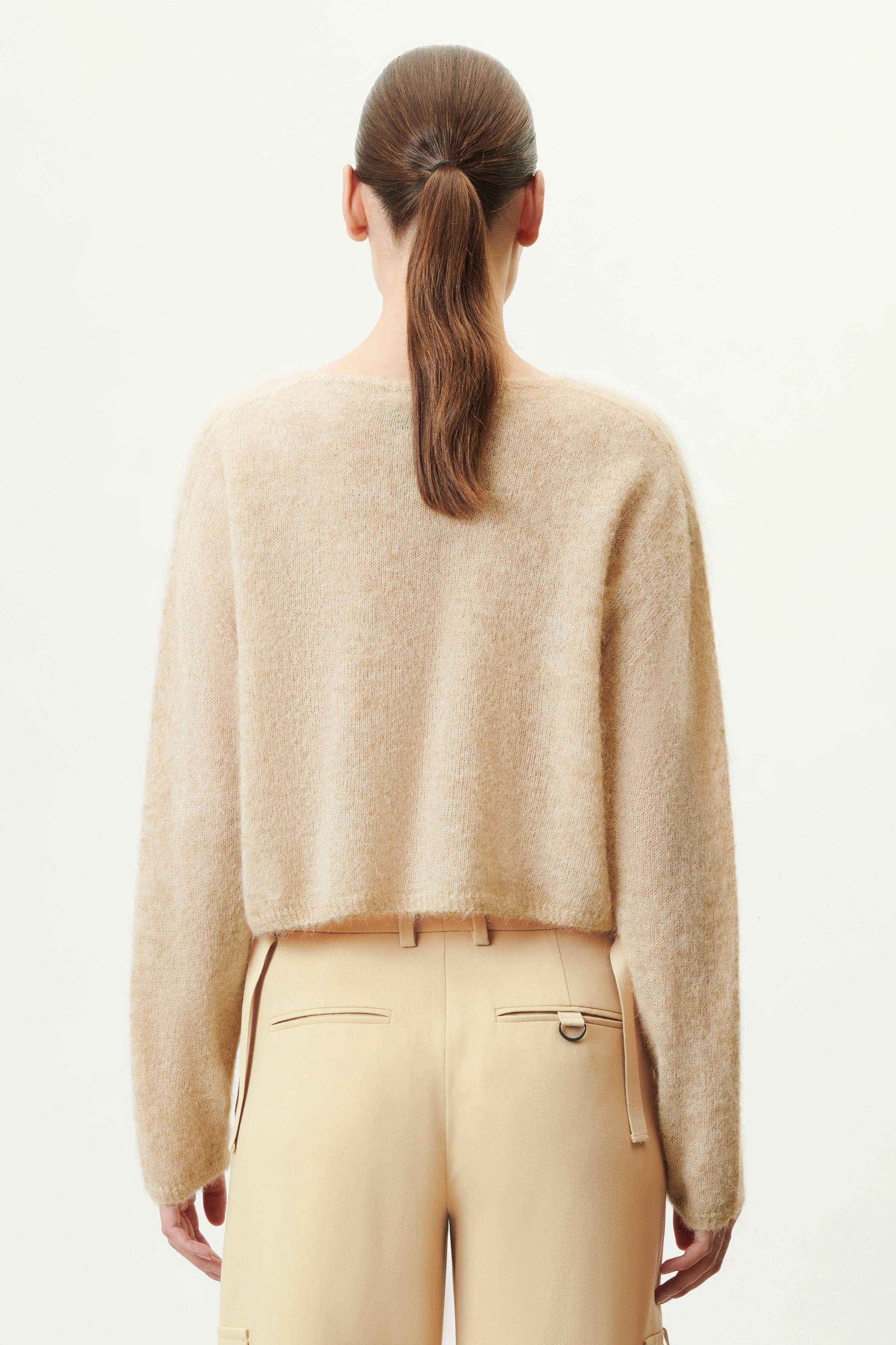 IMENY - Cropped sweater in luxurious Suri baby alpaca mix - women - brown - Rückansicht