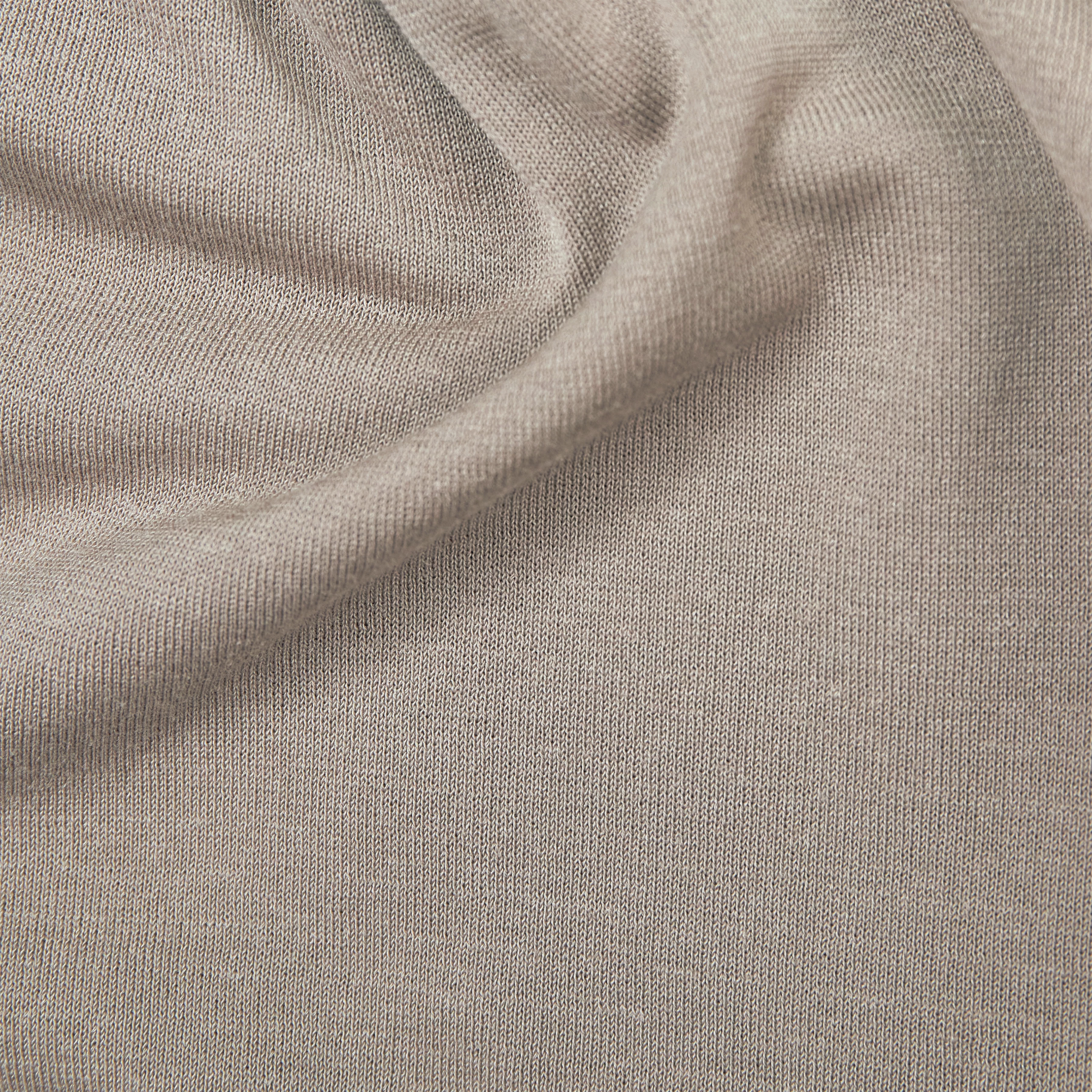 KIAAN - Regular Fit Longsleeve mit Stehkragen aus Feinstrick - Herren - beige - Materialbild (B2C)