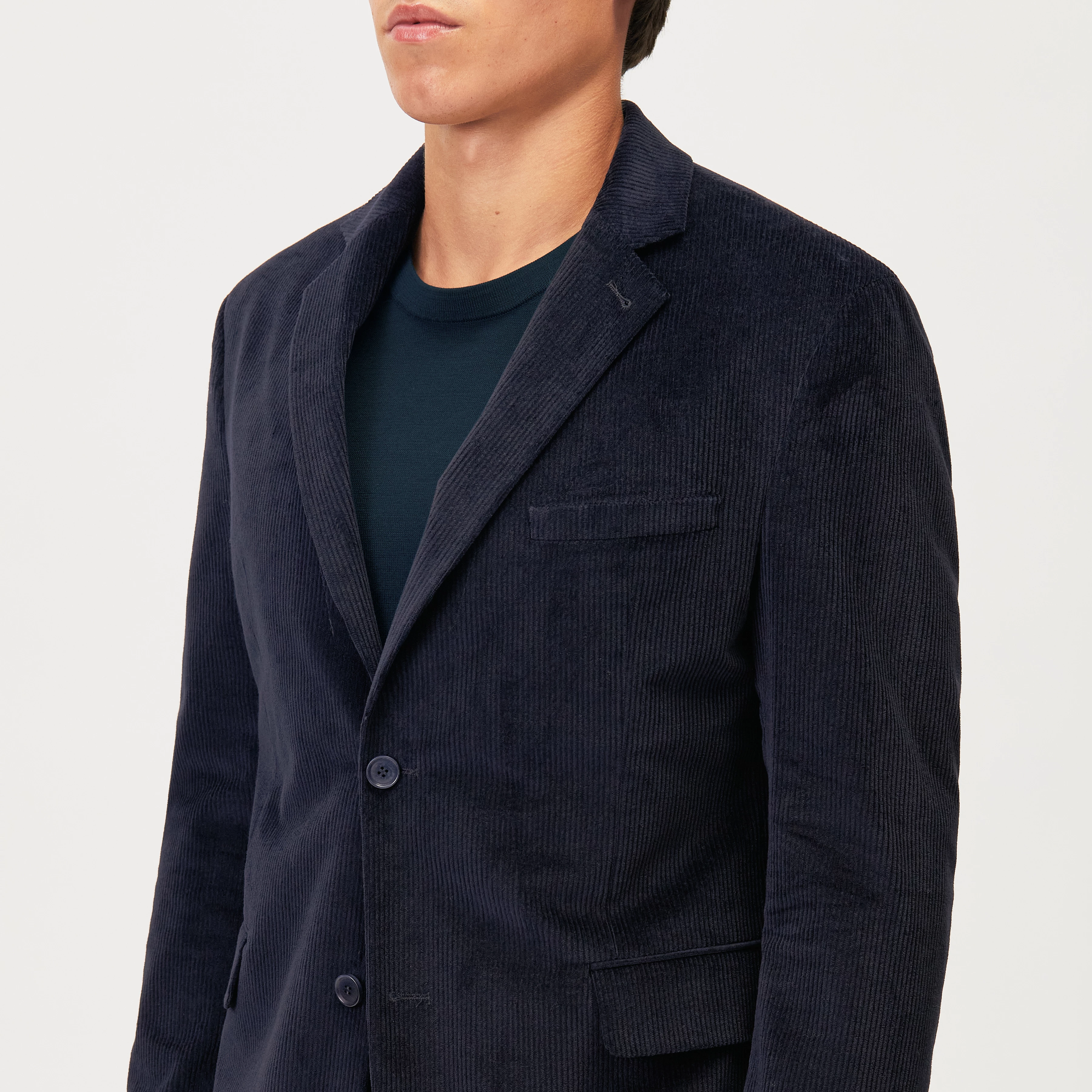YAMES - Einreihiges Sakko in Cord - Herren - blau - Detailansicht am Model