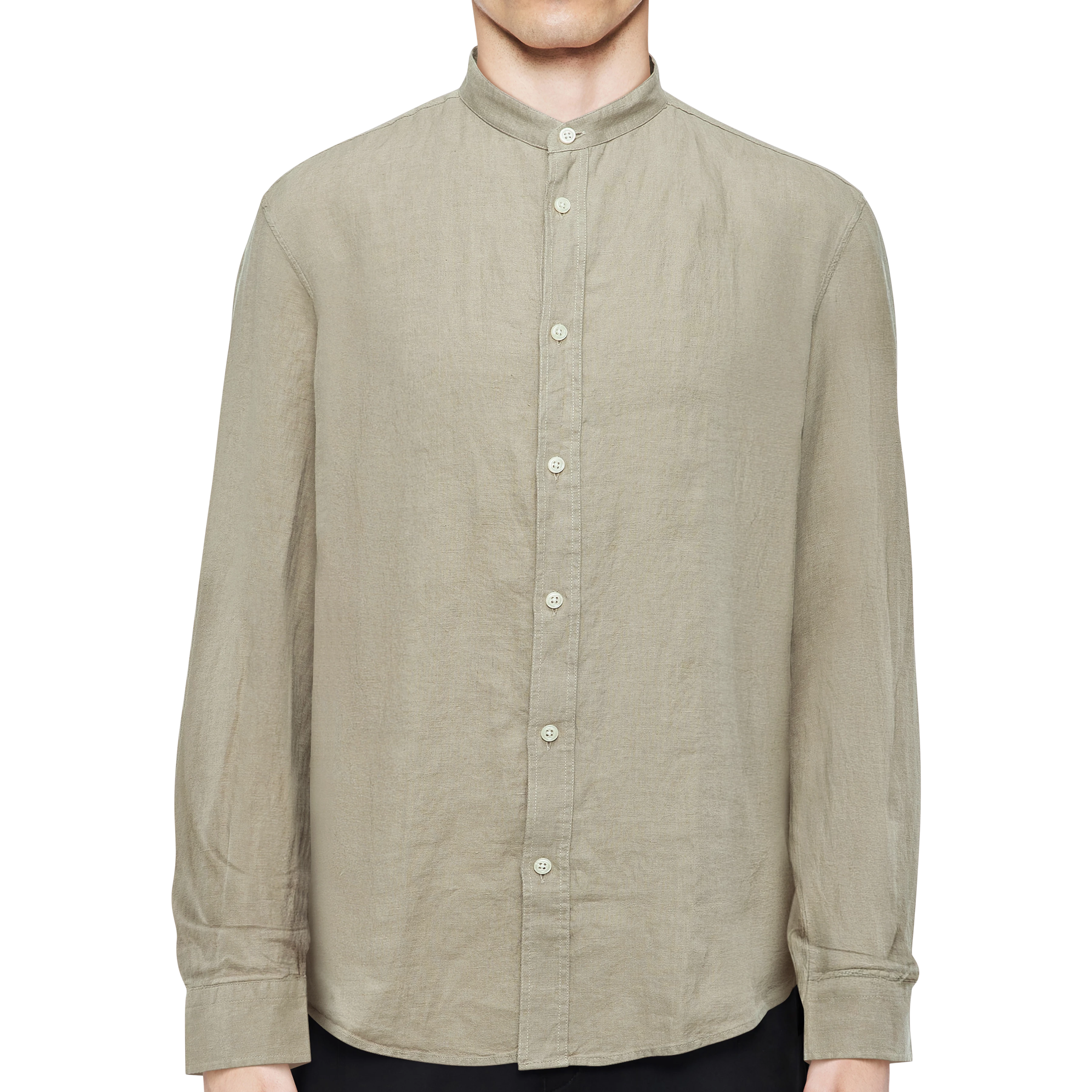 TAROK - Pure linen shirt with stand up collar - men - beige - Detailansicht am Model