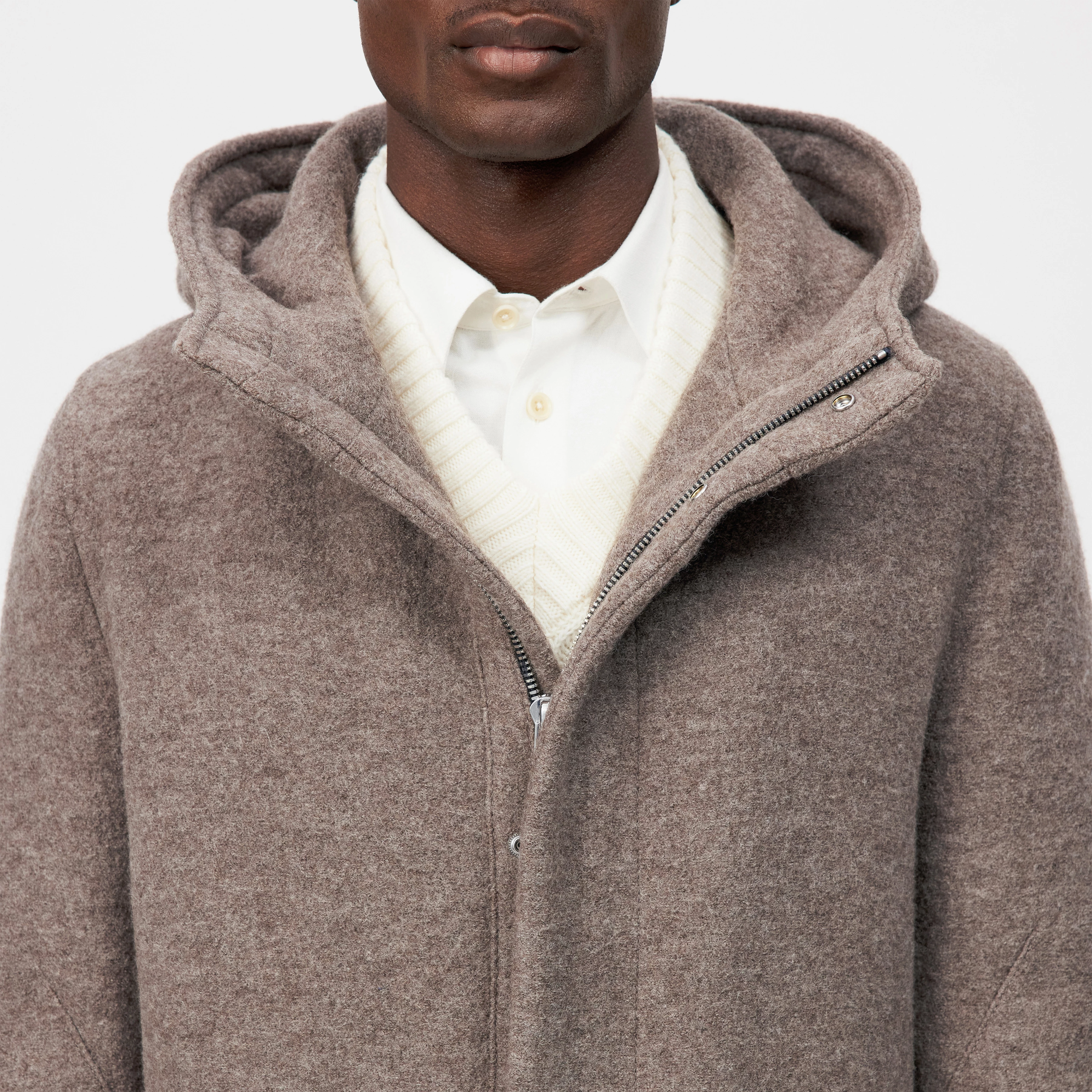 NAUKANO - Wool coat with hood - men - brown - Detailansicht am Model