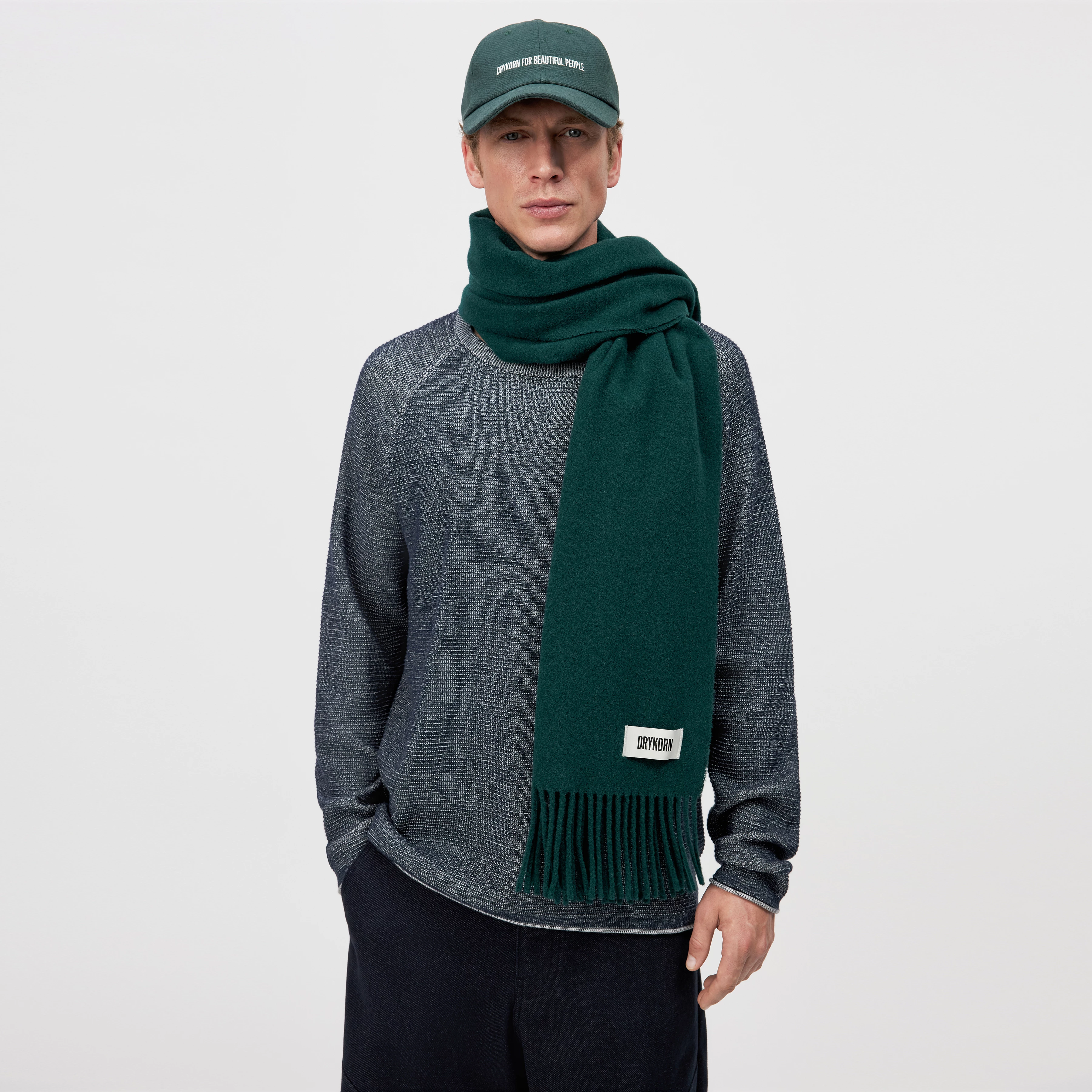 GAZE_4 - Schal in Wolltwill - Unisex - grün - Rückansicht