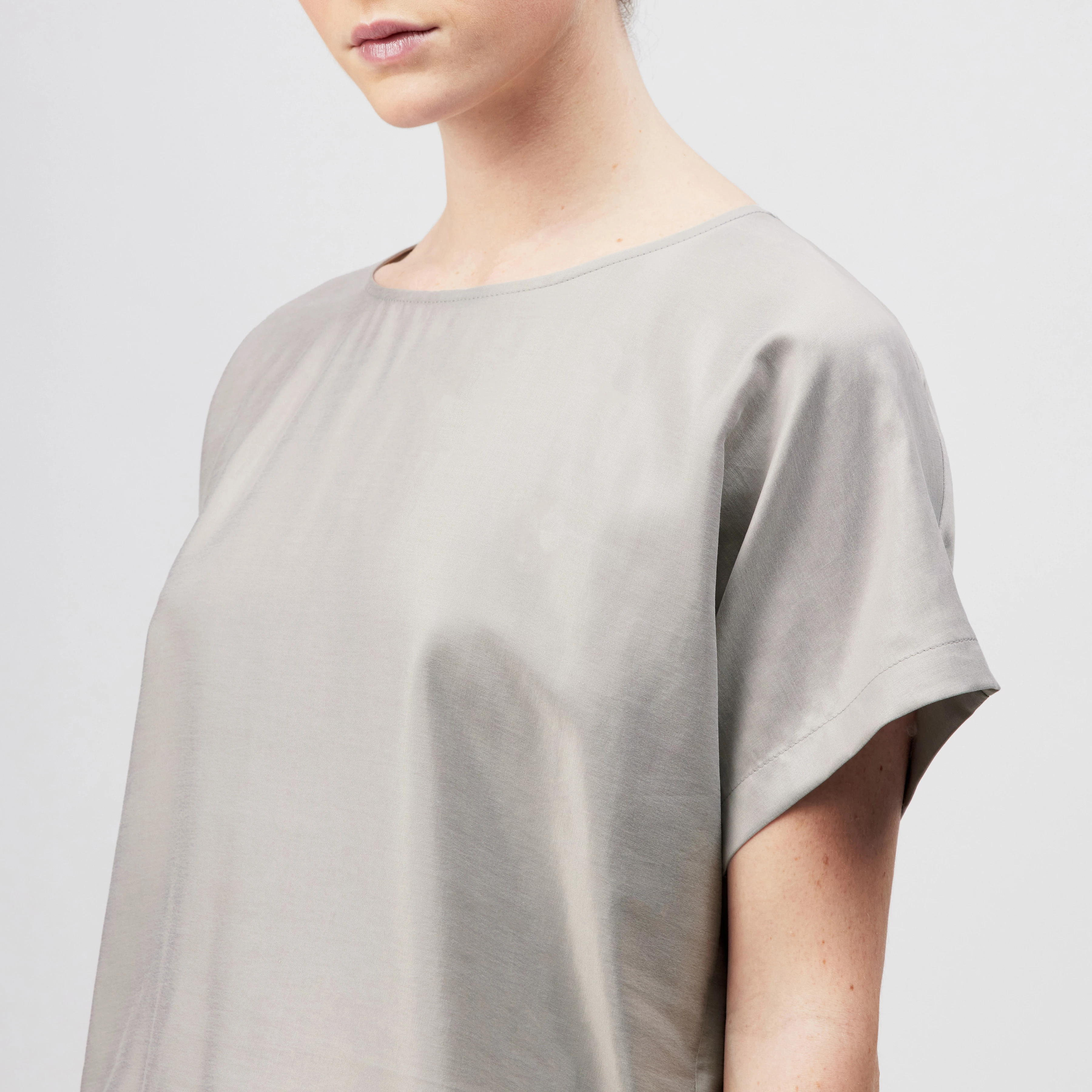 CORAMY - Casual shirt blouse in cupro cotton blend - women - grey - Detailansicht am Model