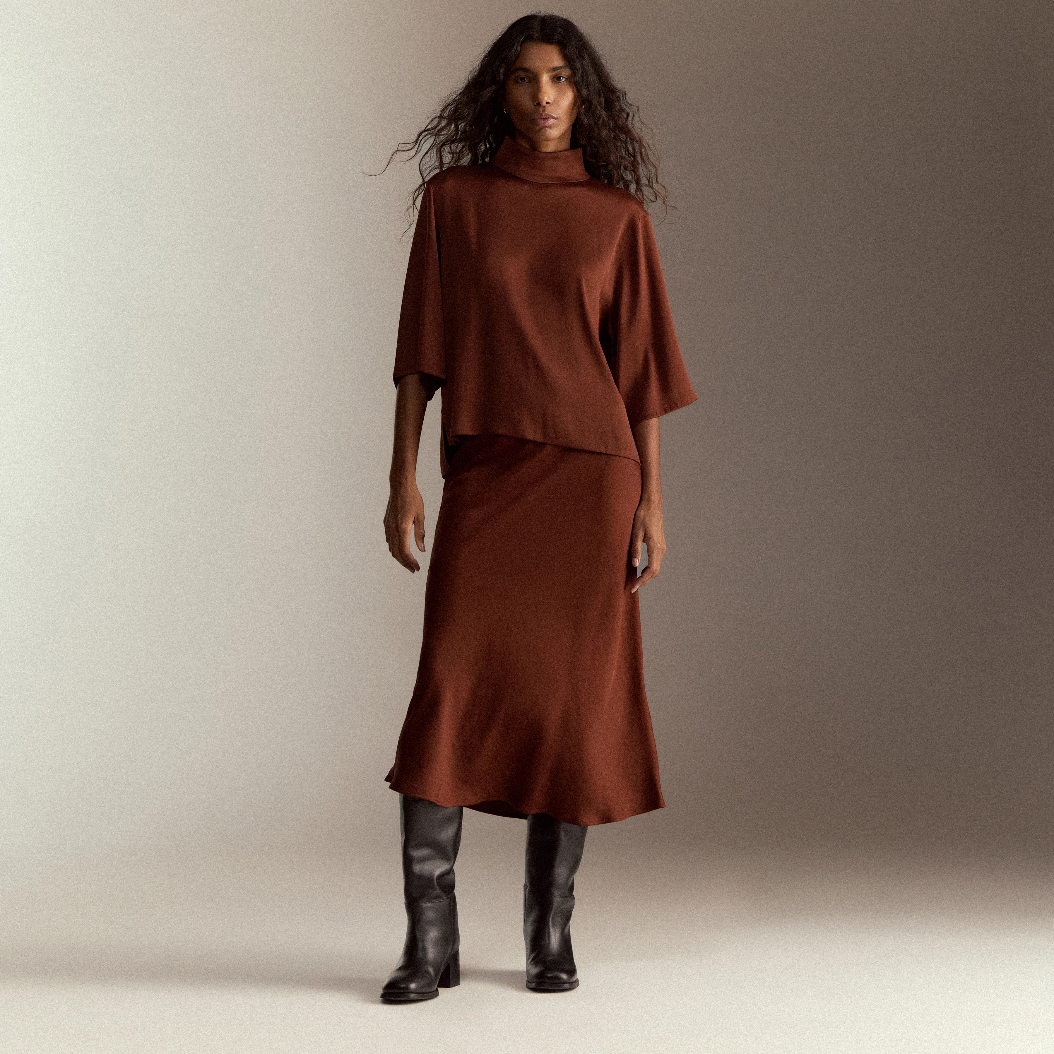 URA - Mid-length slip skirt in satin - women - brown