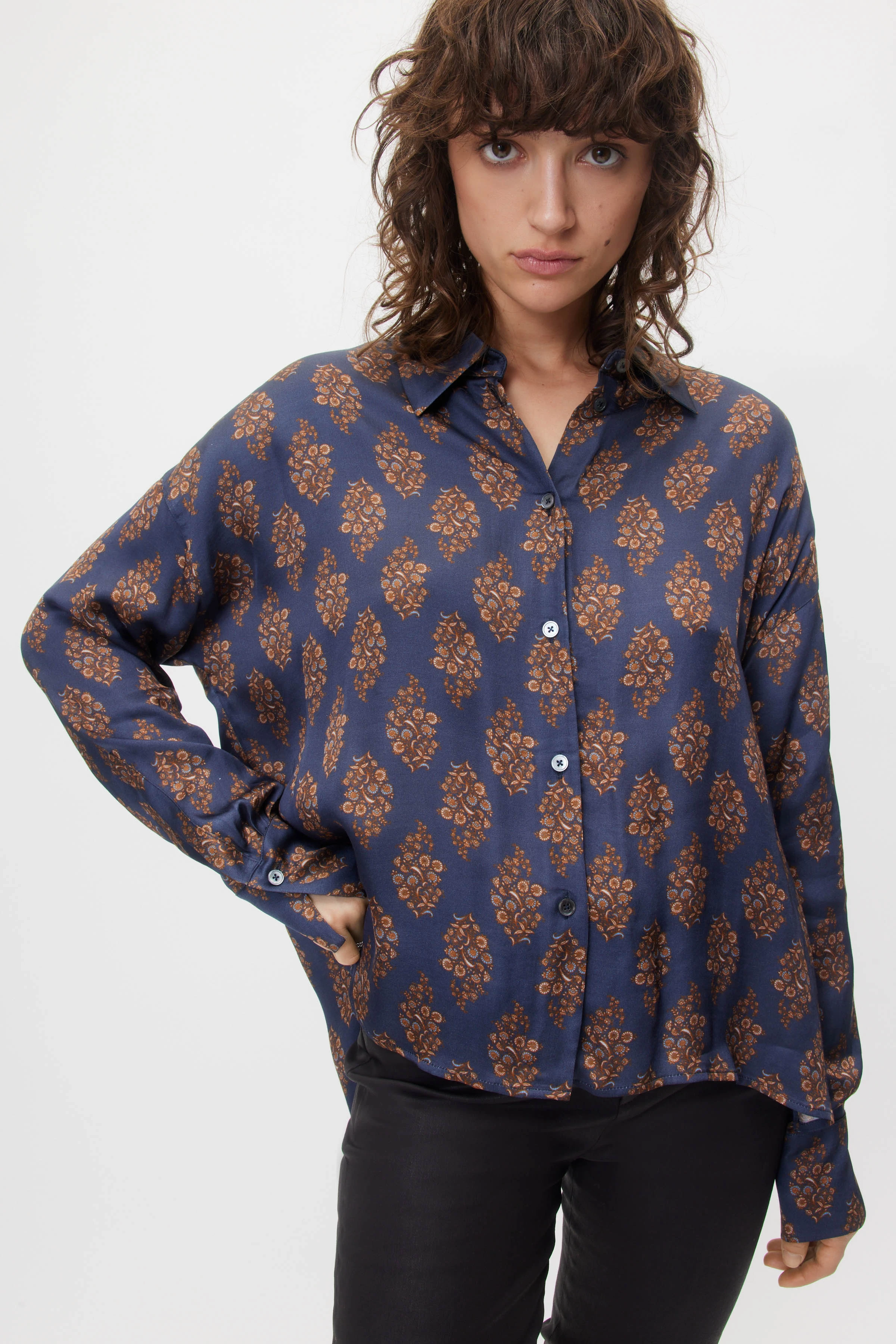 CLOELIA - viskoe satin shirt blouse - women - blue - Frontansicht