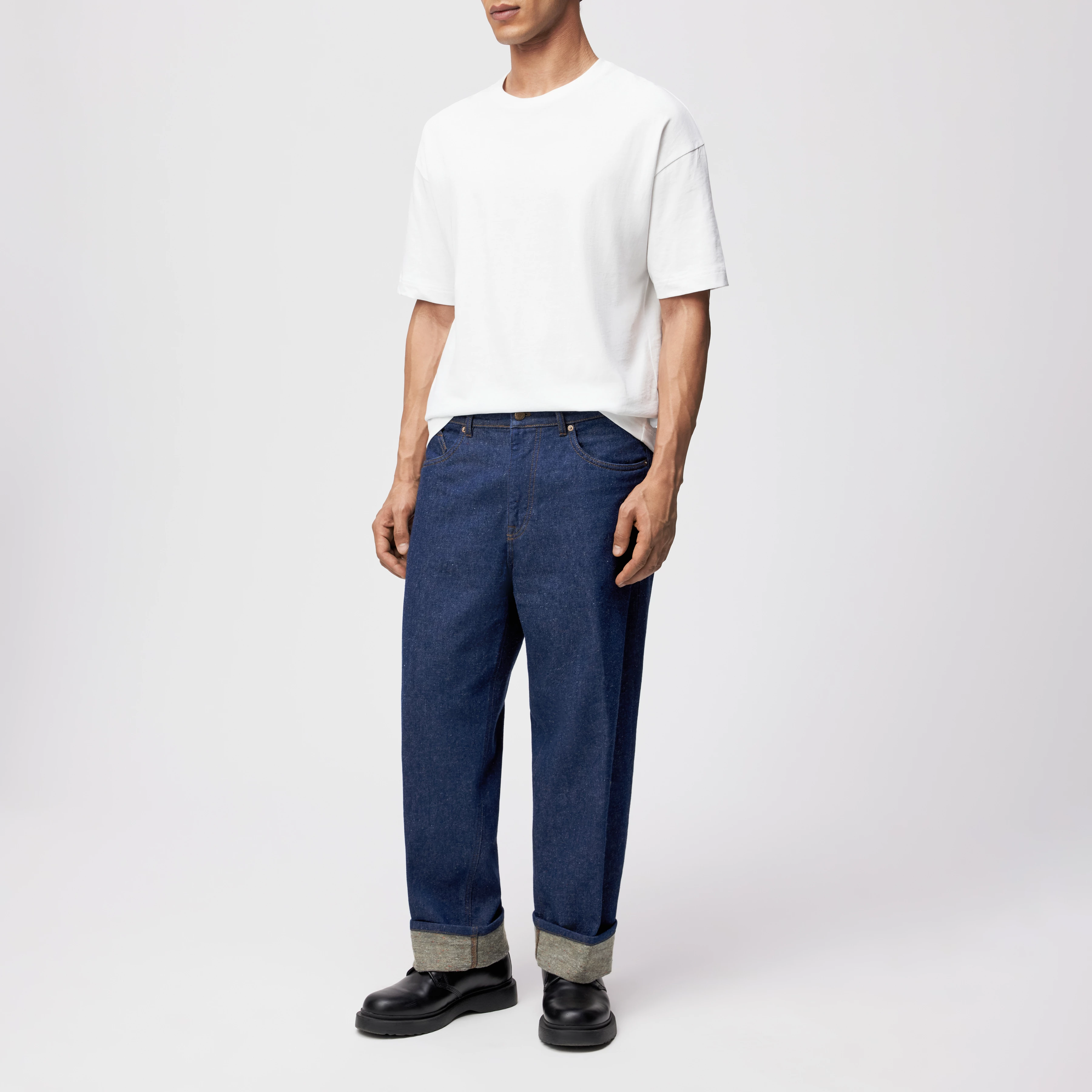 RAWDY_A - Tapered Jeans in Raw-Denim - Herren - blau - Ganzkörper-Frontansicht