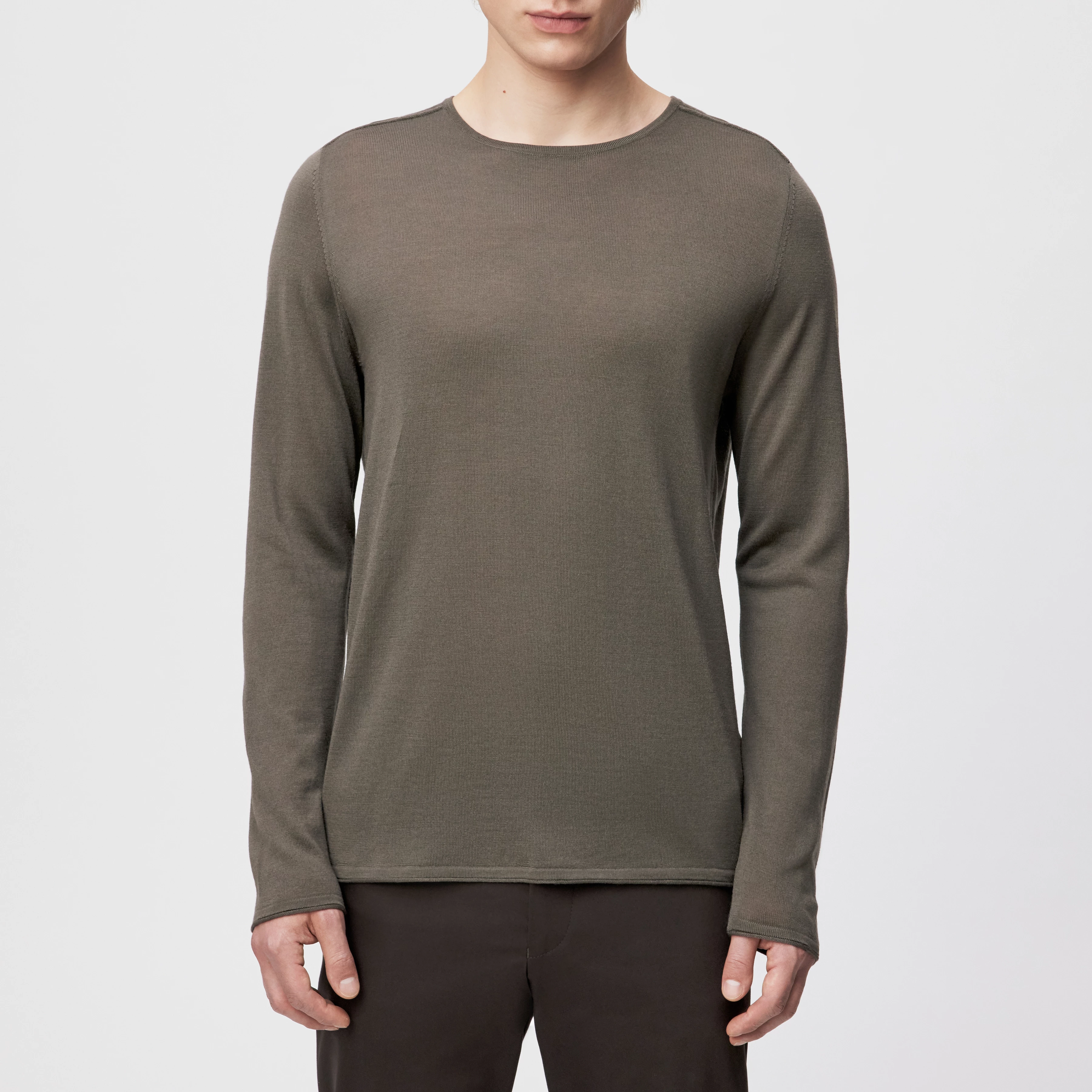 RIKONO - Strickpullover in feiner Merinowolle - Herren - grün - Frontansicht