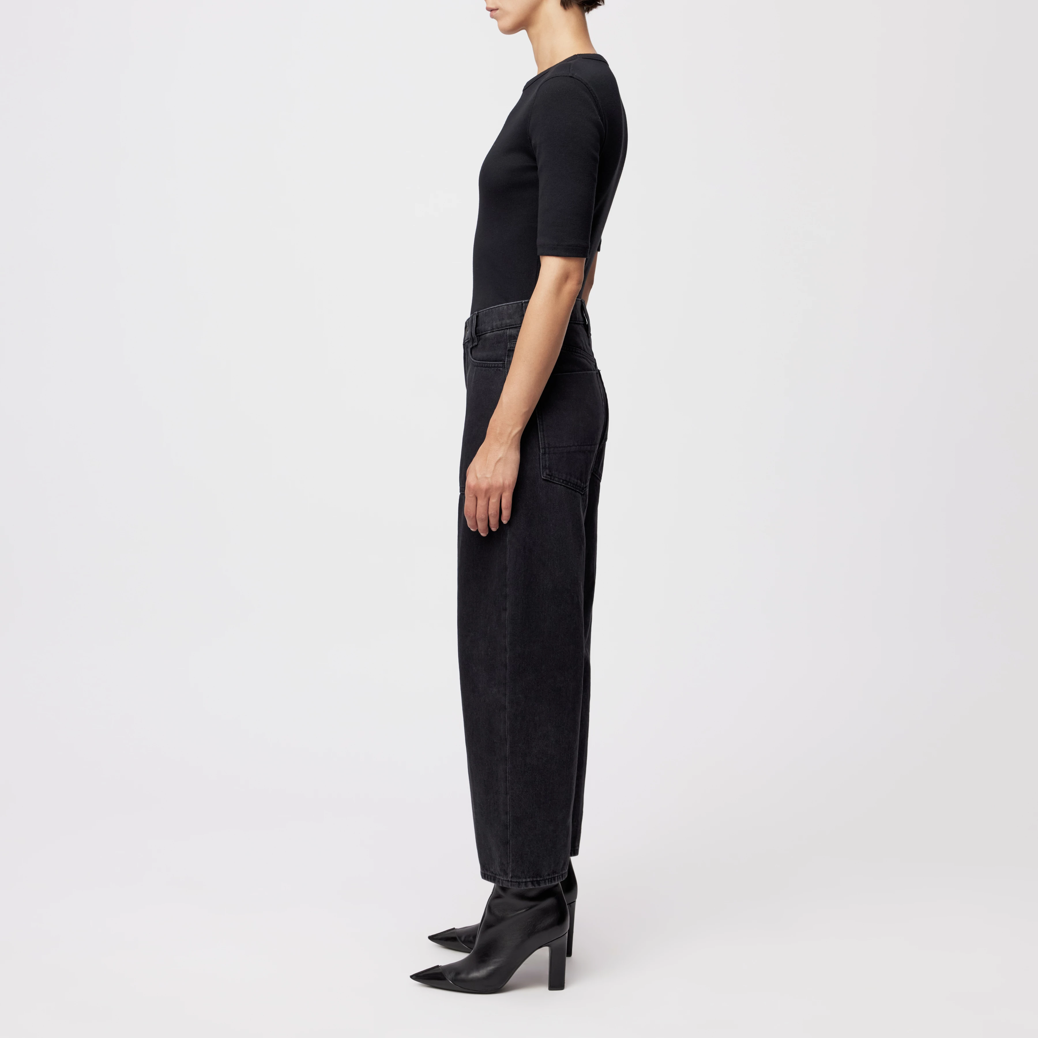 DERIVE - Mid-Waist Jeans in Black Denim - Damen - schwarz - Seitenansicht