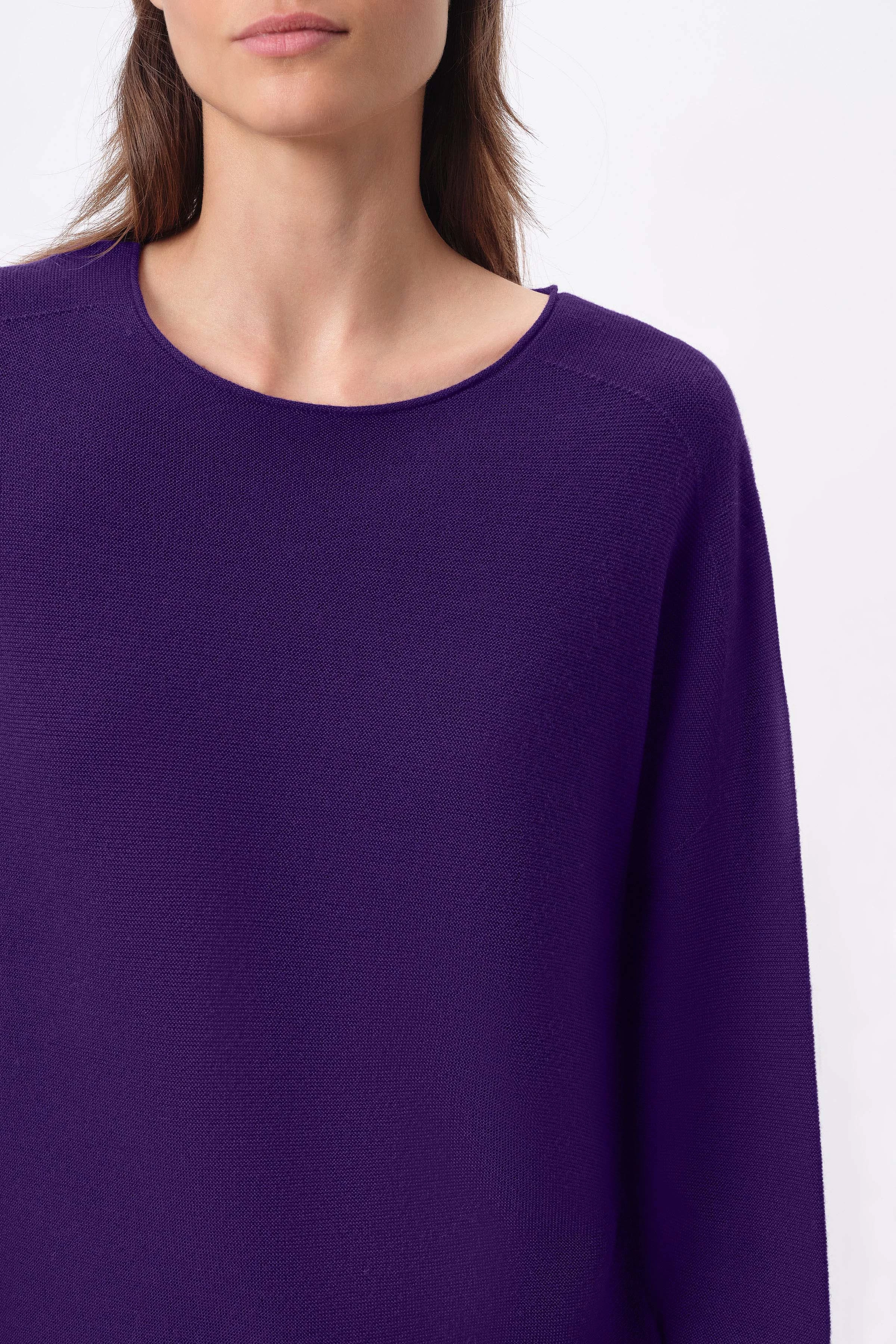 MEAMI - Verkürzter Egg-Shape Pullover in Merinowolle - Damen - lila - Seitenansicht