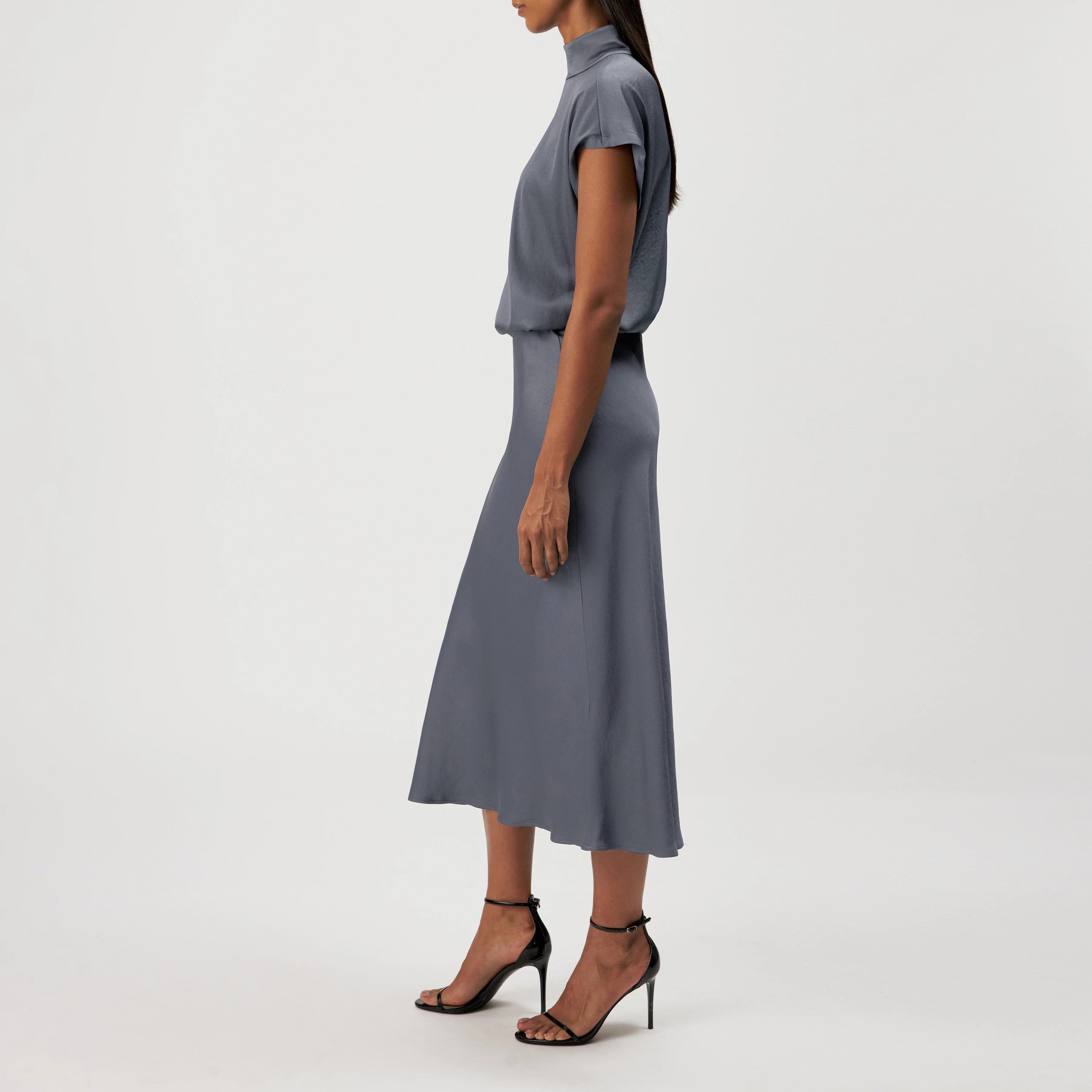 URA - Mid-length slip skirt in satin - women - grey - Seitenansicht