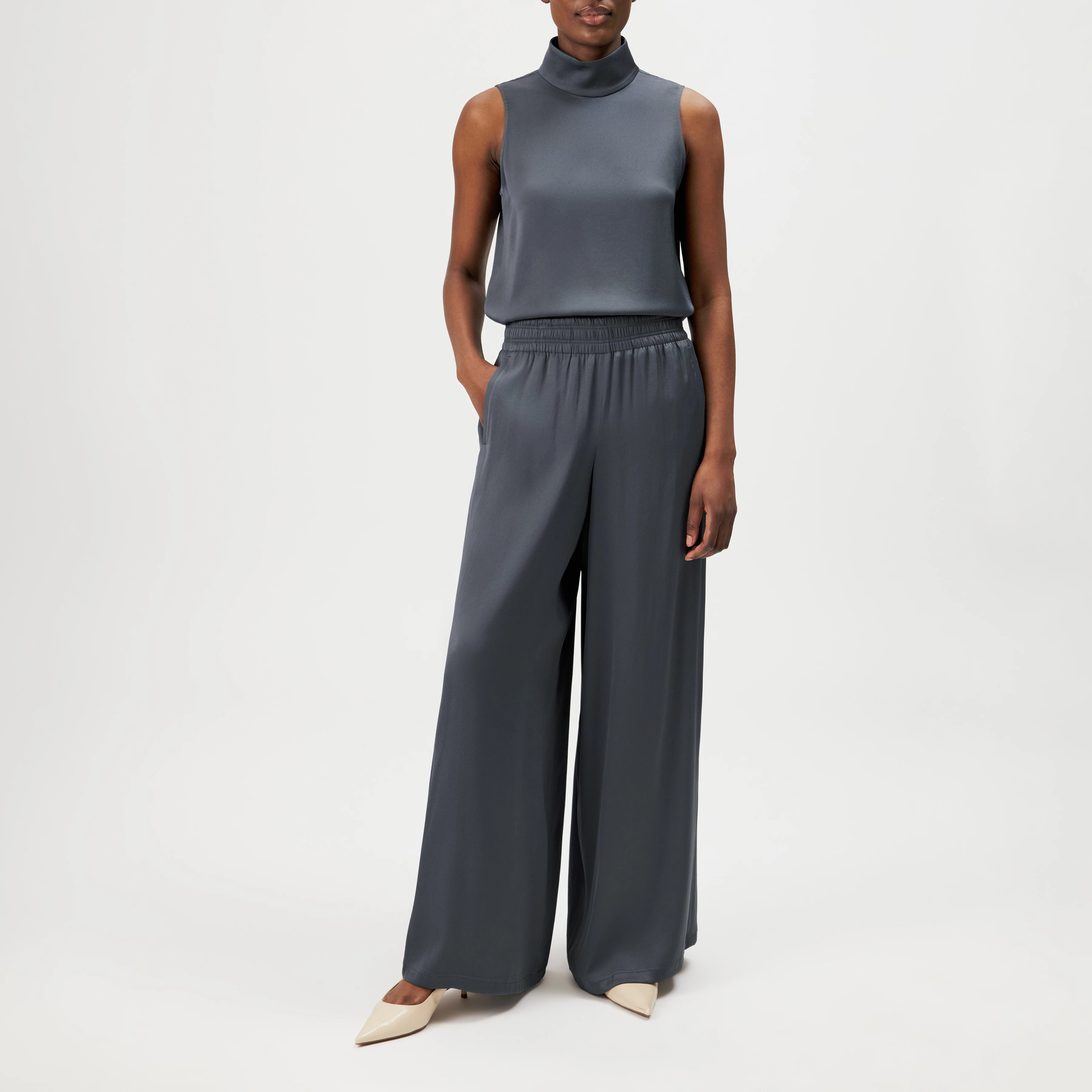 CEILING - Pantalon large en satin fluide - women - gris - Ganzkörper-Frontansicht