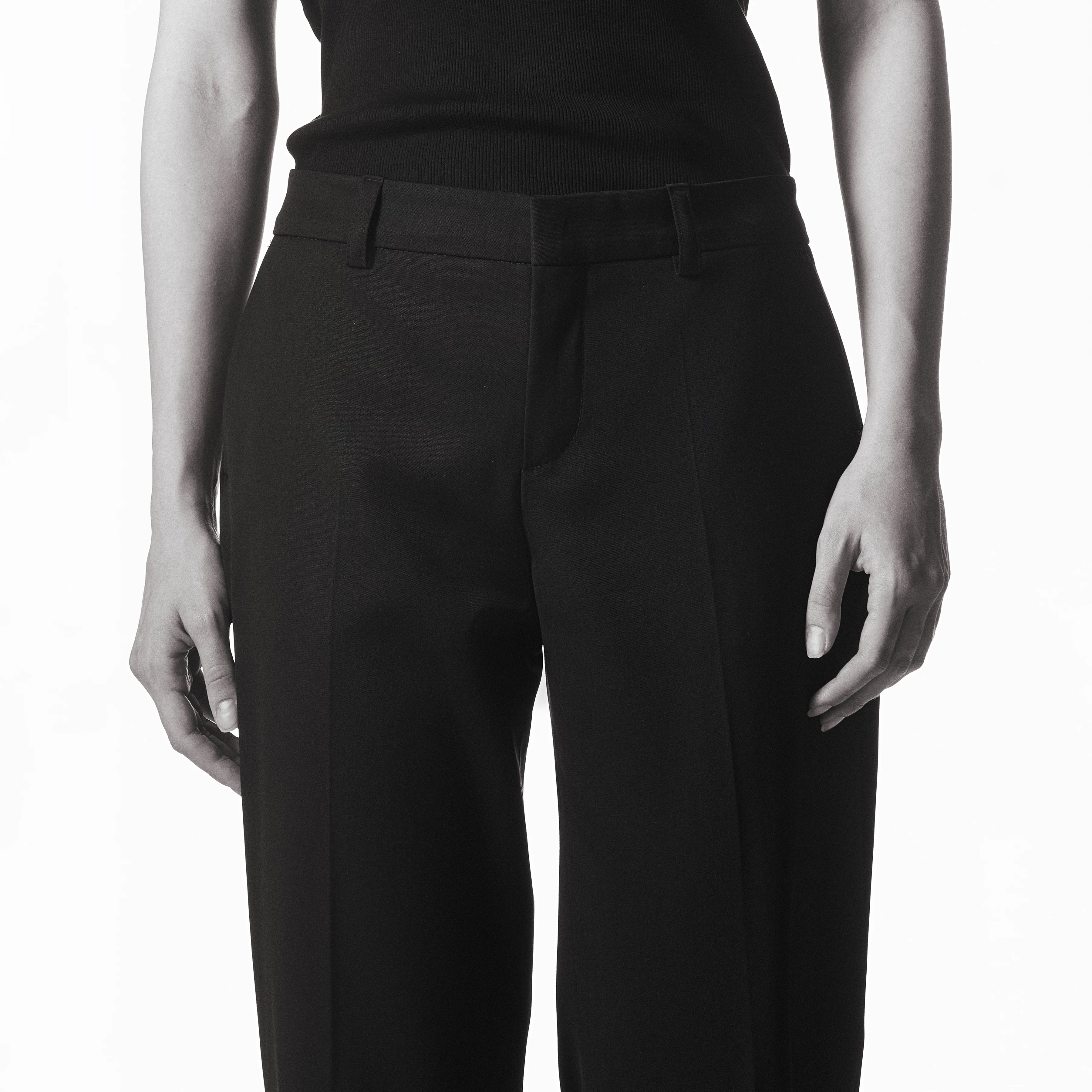 DRYDASH - null - women - black - Detailansicht am Model