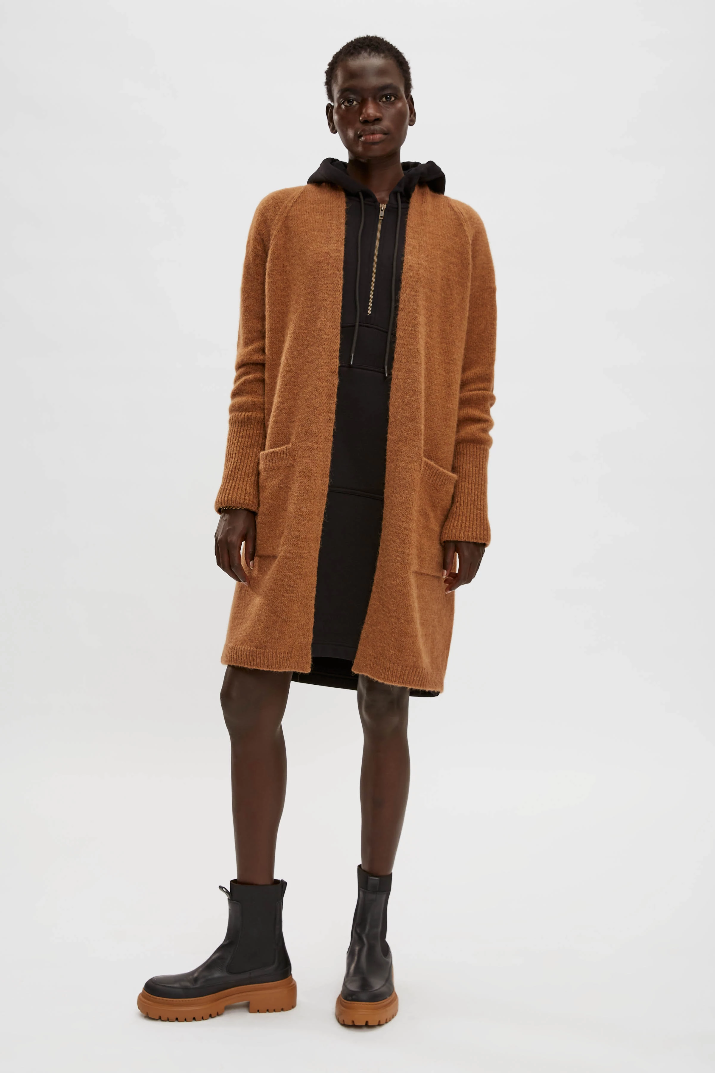 JEYLA - cardigan in alpaca-wool mix - women - brown - Ganzkörper-Frontansicht