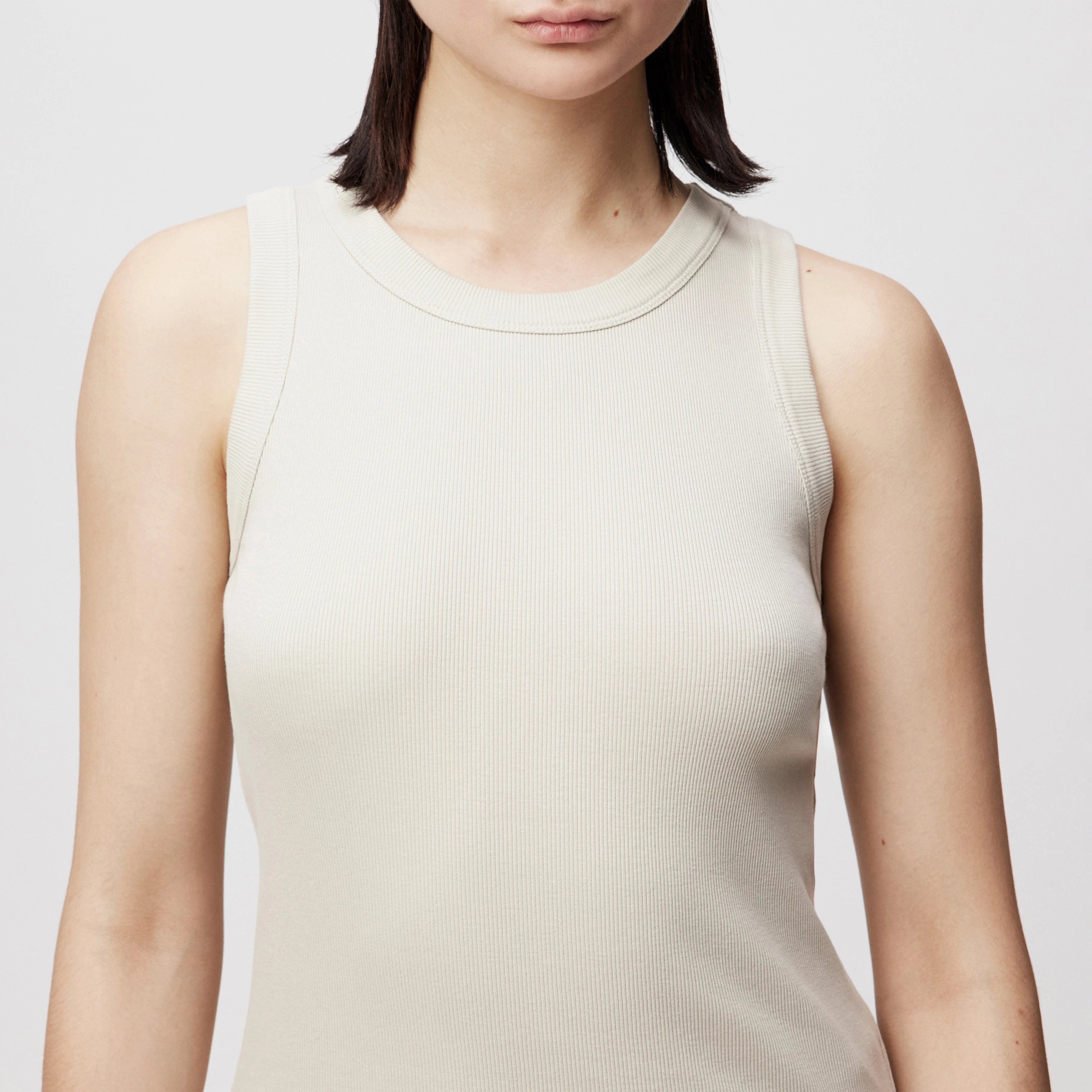 OLINA - Round-neck tank top in ribbed cotton - women - beige - Detailansicht am Model
