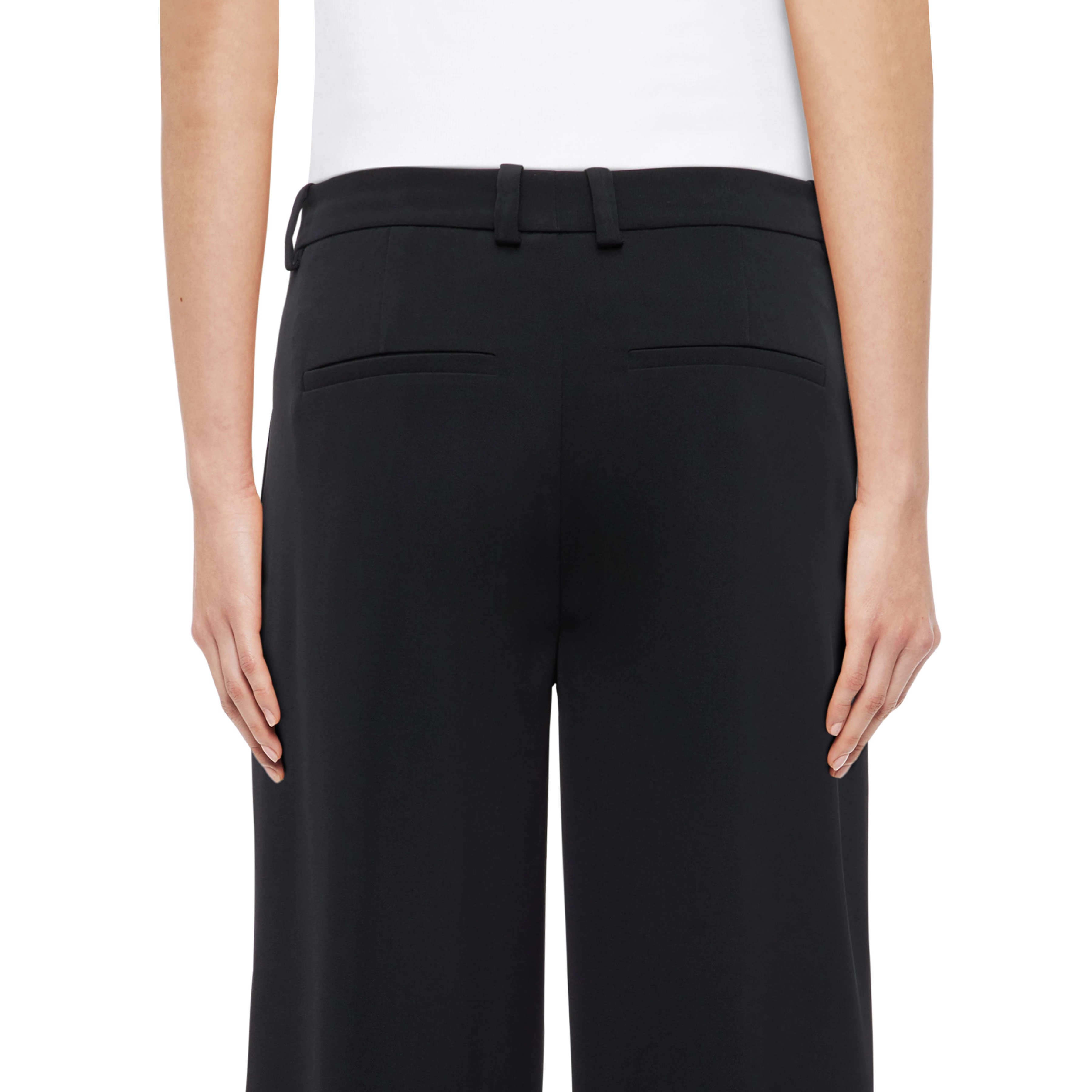 DESK - Hose mit Barrel-Leg in Techno-Twill - Damen - schwarz - Detailansicht am Model