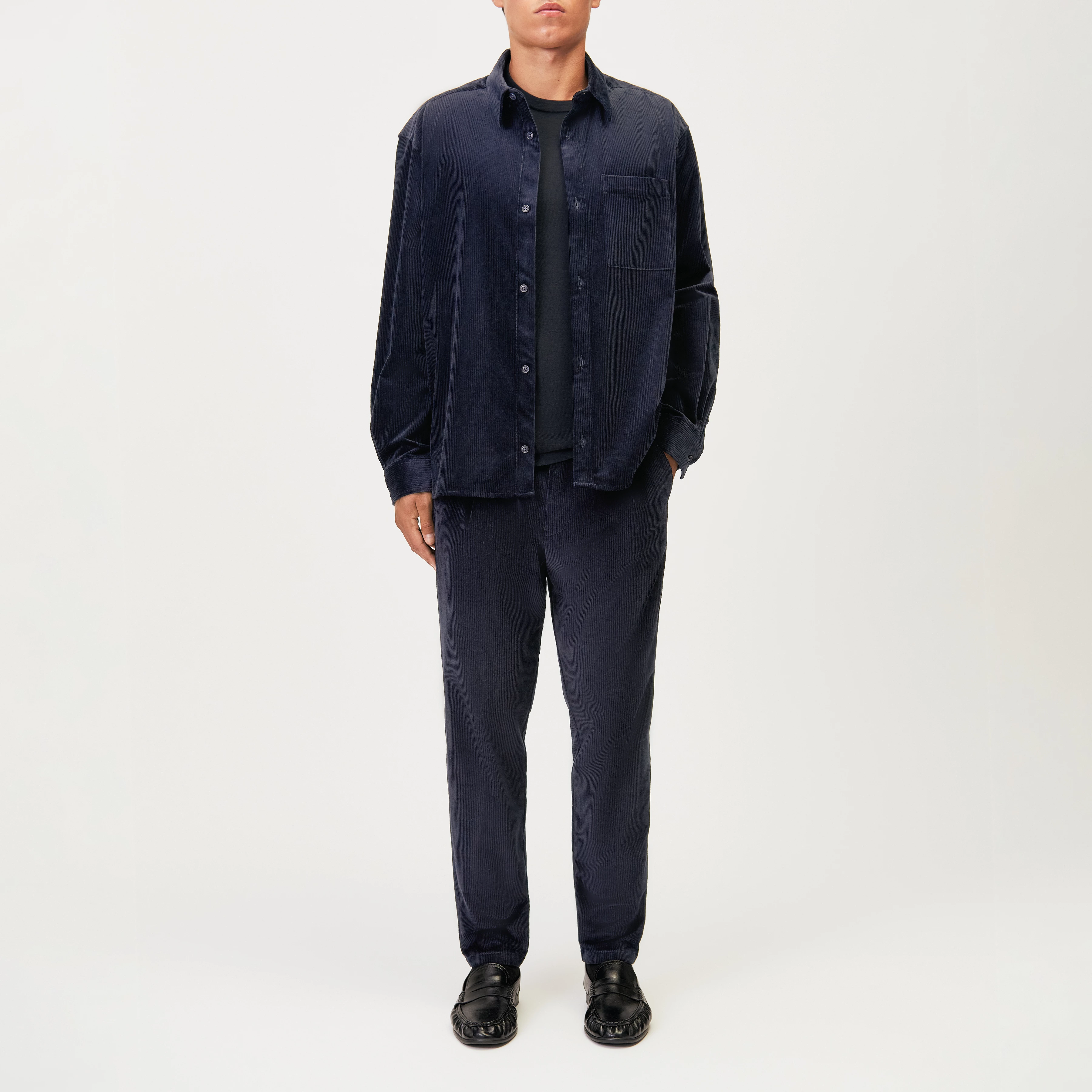 BAUNT - Regular Fit Hemd in Cord - Herren - blau - Ganzkörper-Frontansicht