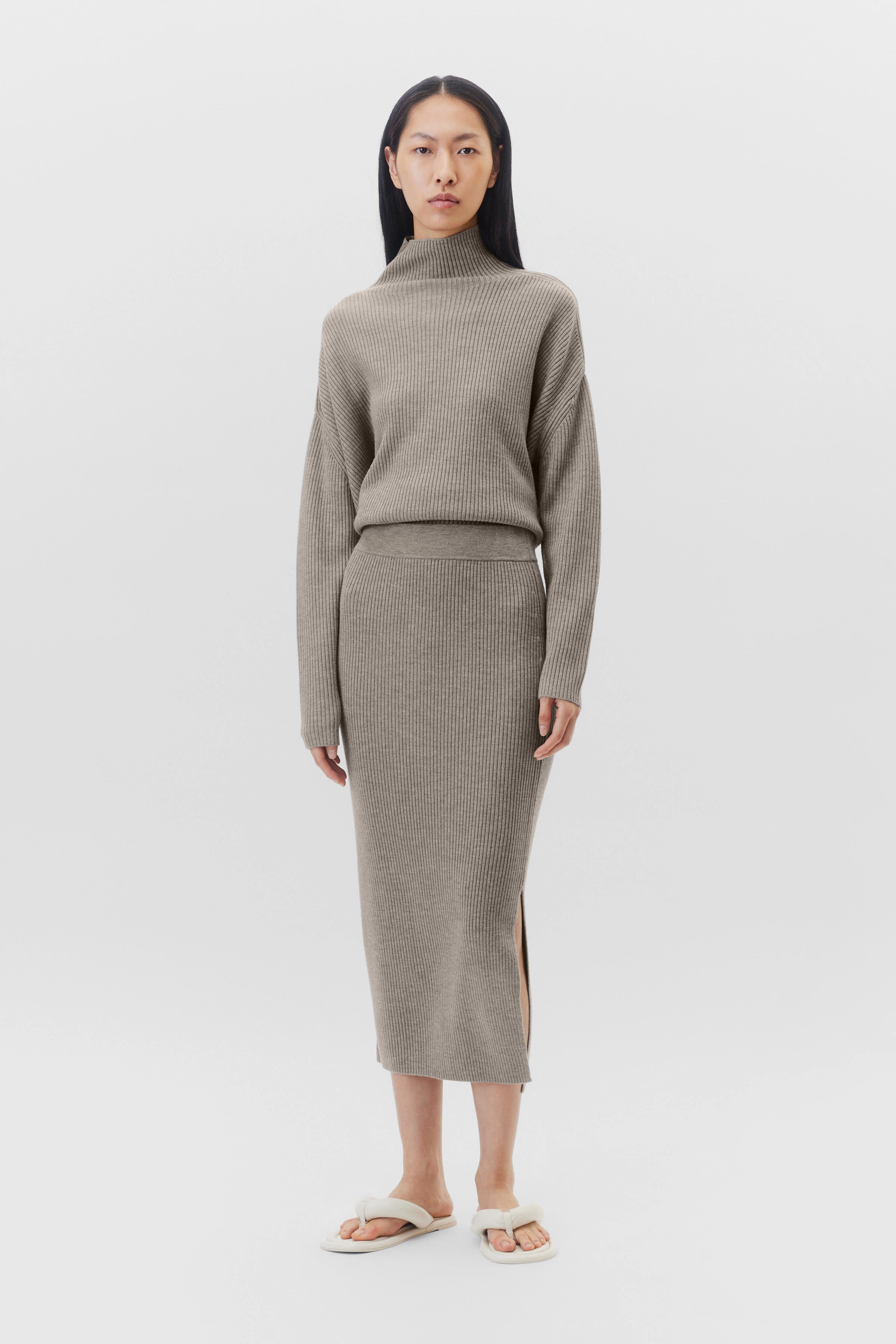 LYANNA - Strickrock in Merinowolle - Damen - braun - Ganzkörper-Frontansicht