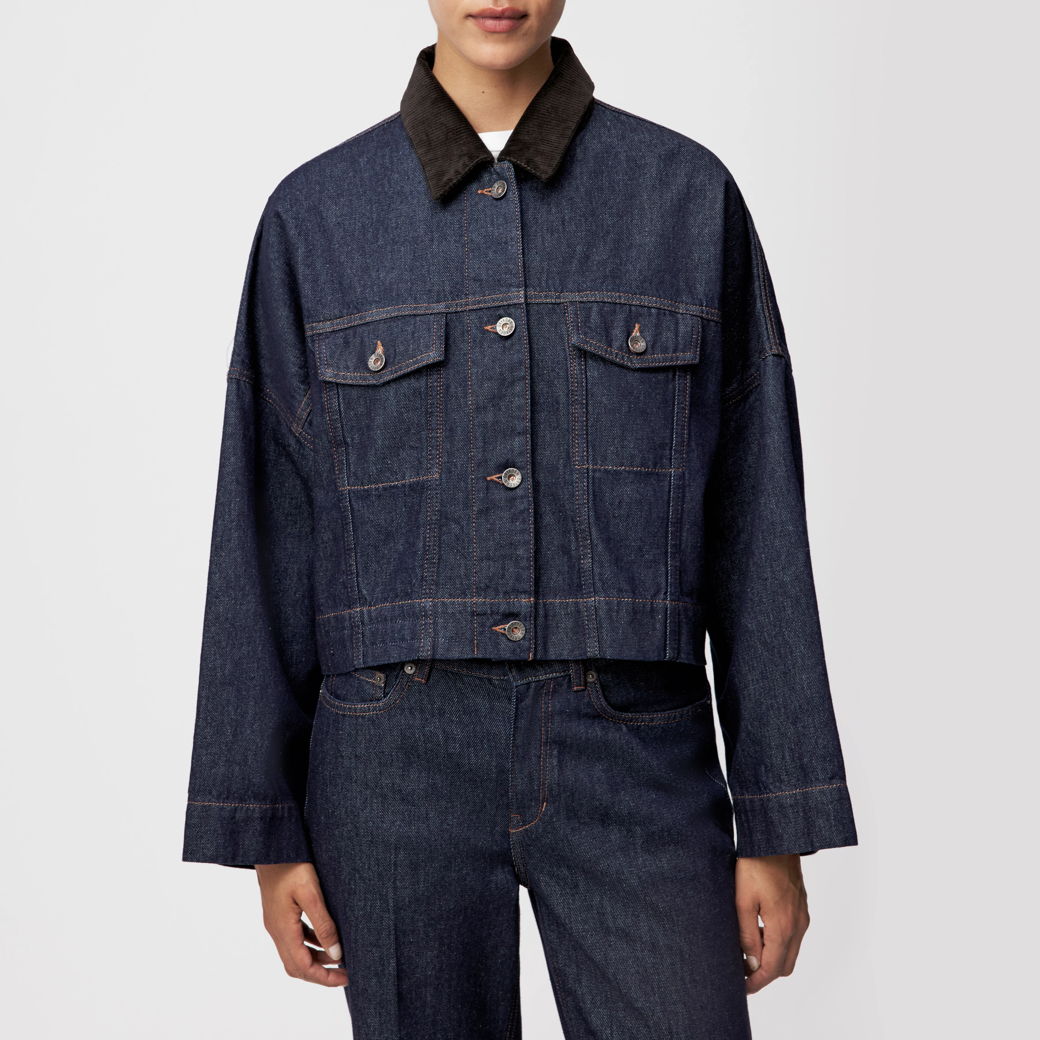HOLBROOKS_1 - Denimjacke mit Kontrastkragen in Mid-Blue Denim - Damen - blau - Frontansicht