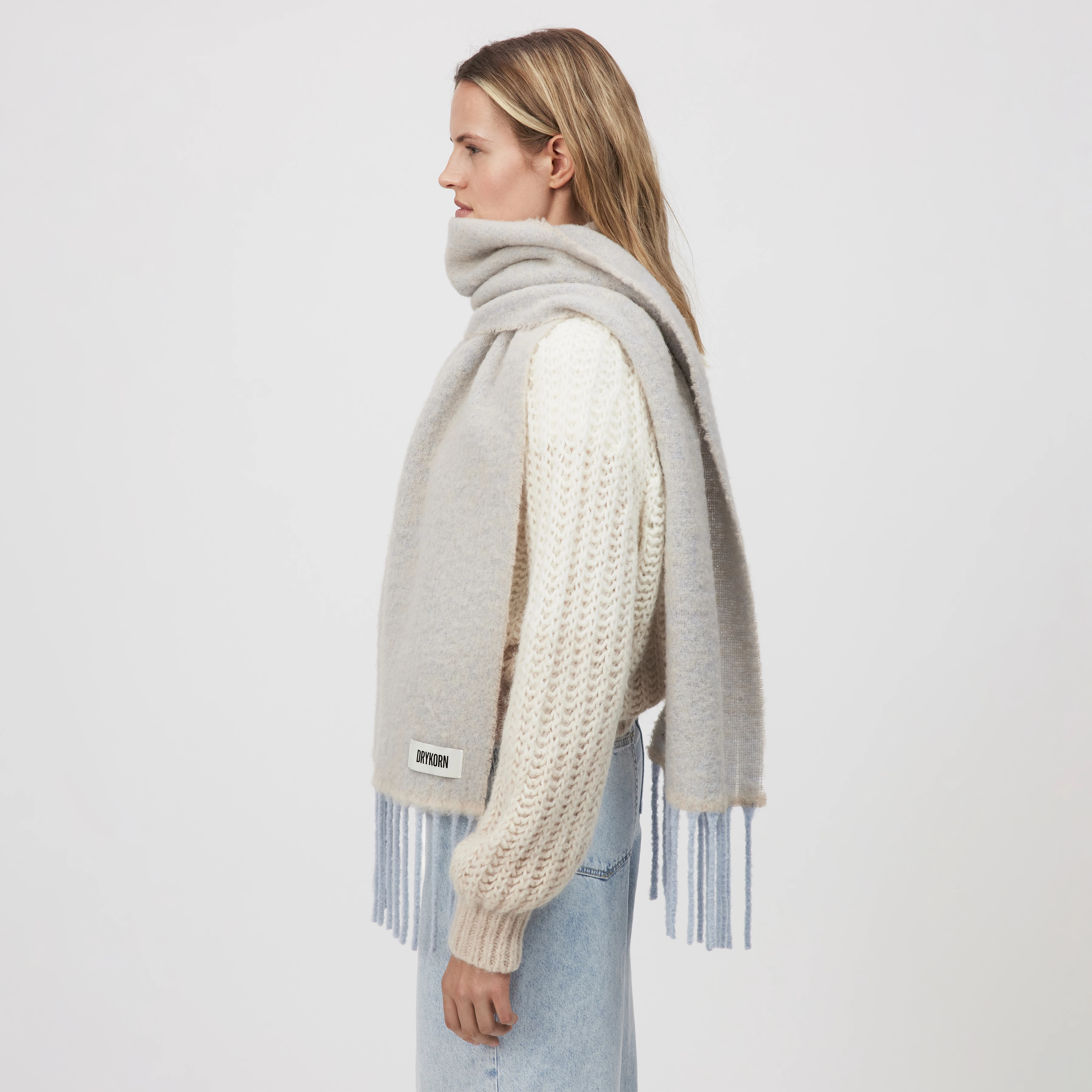 BEAUT - Schal in Woll-Mix - Unisex - beige - Ganzkörper-Frontansicht