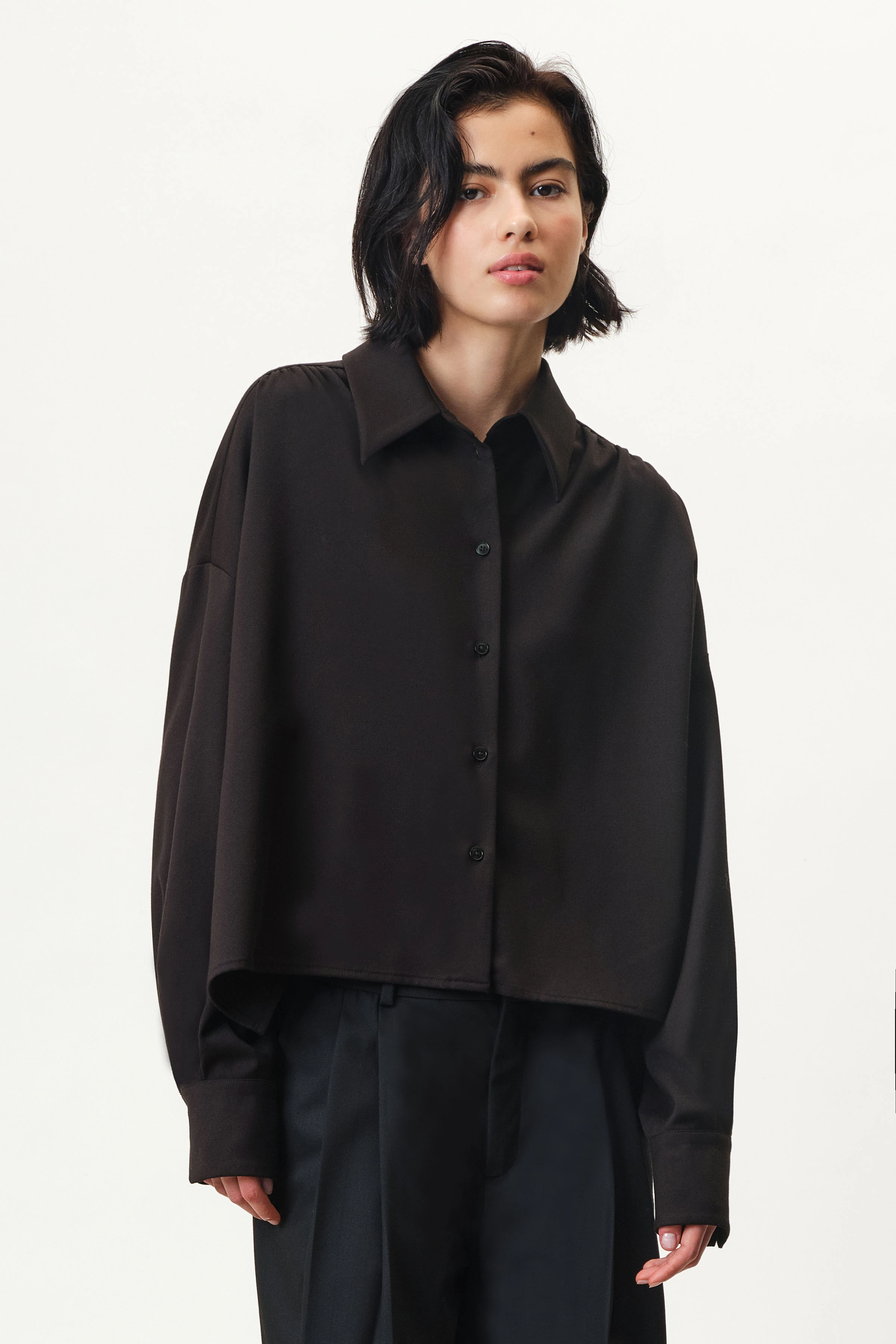 FLANNA - Oversize-Hemdbluse mit tiefer Rückenpasse in softem Flanell - Damen - schwarz - Frontansicht