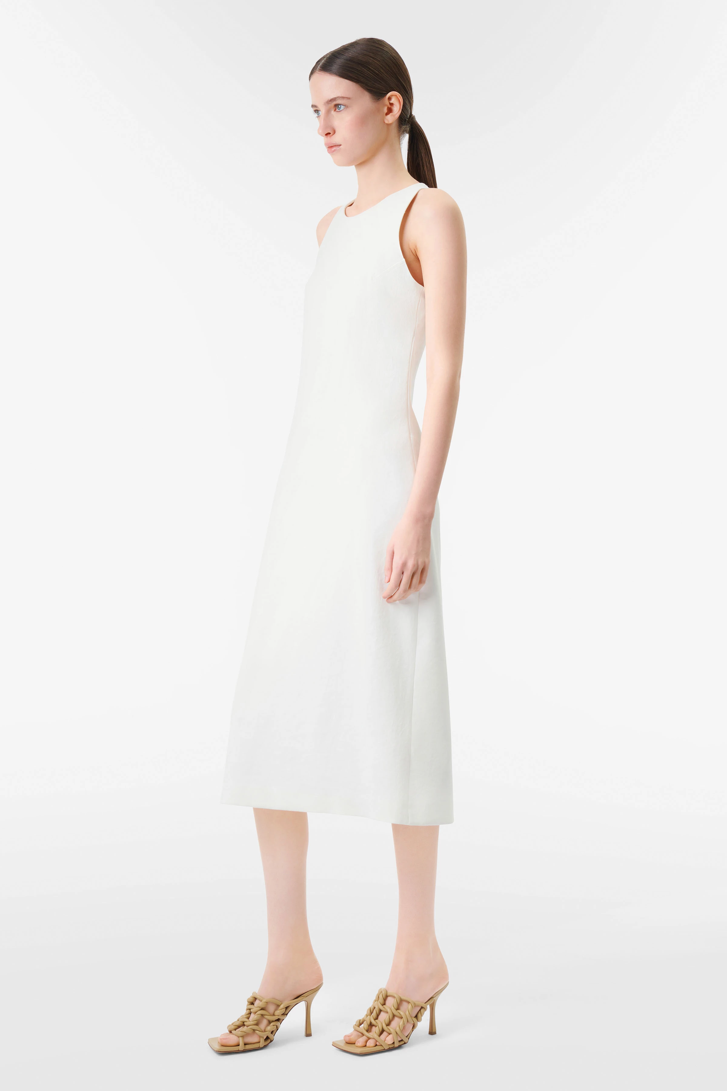 NEDONA - Midi Schlauchkleid in Techno-Stretch - Damen - off white - Ganzkörper-Frontansicht