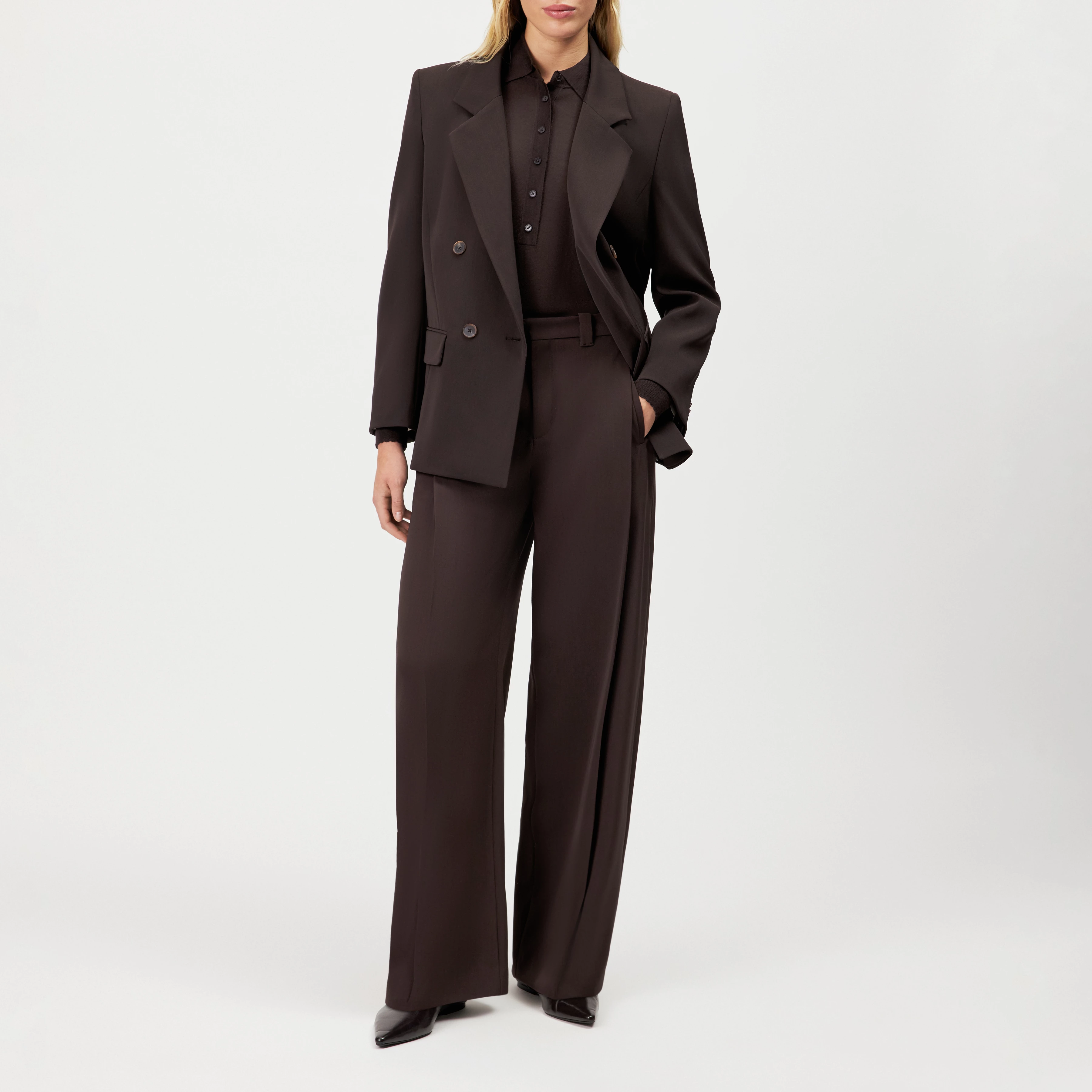 UNPACK - Hose in Techno-Twill - Damen - braun - Ganzkörper-Frontansicht